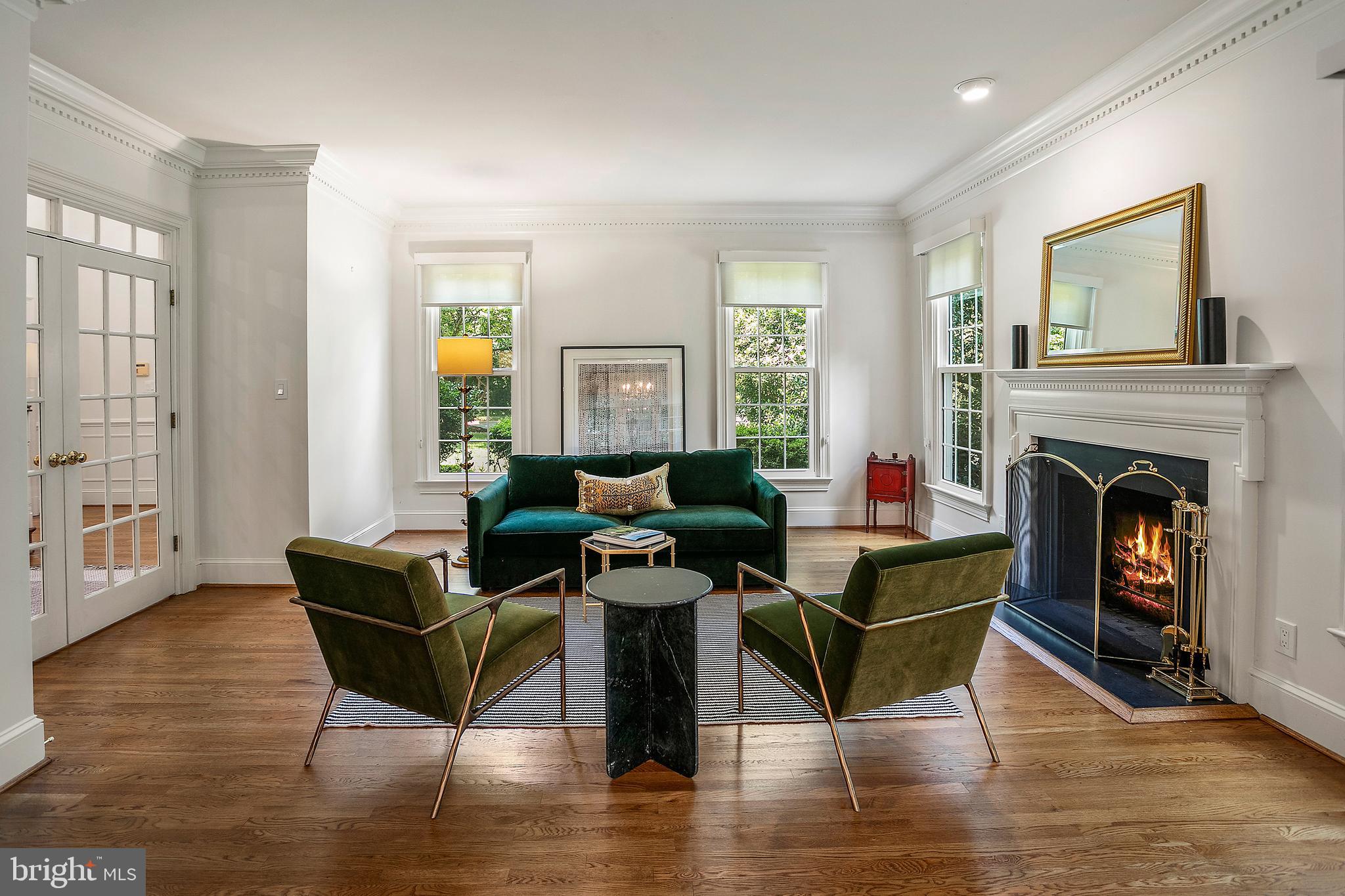 CARDEROCK SPRINGS - Residential