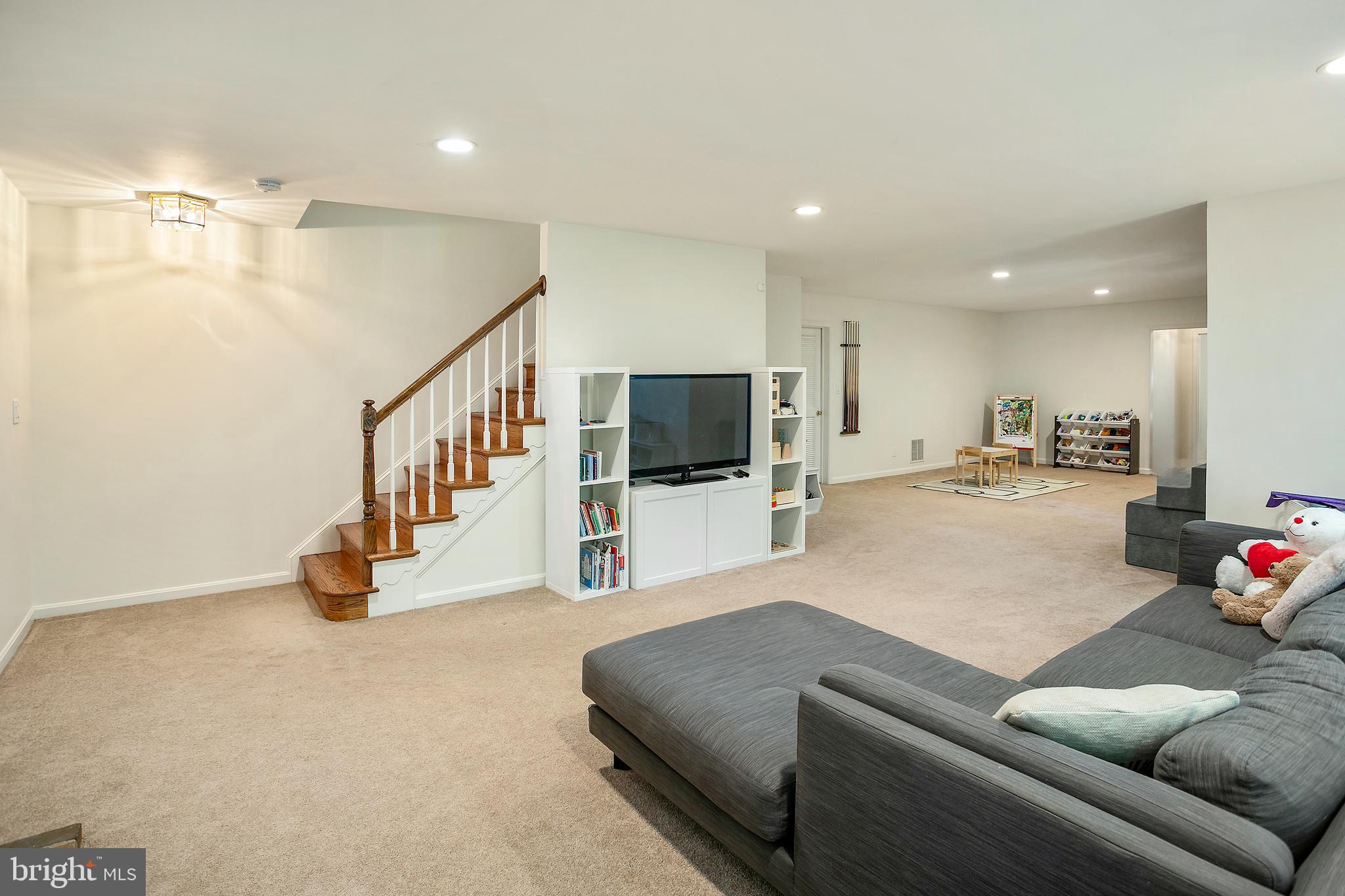 CARDEROCK SPRINGS - Residential