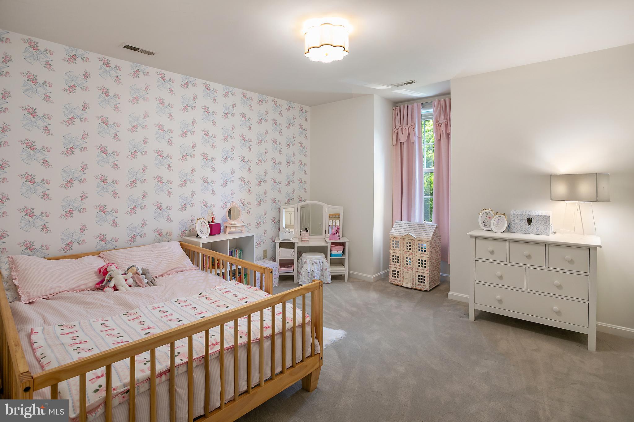 CARDEROCK SPRINGS - Residential