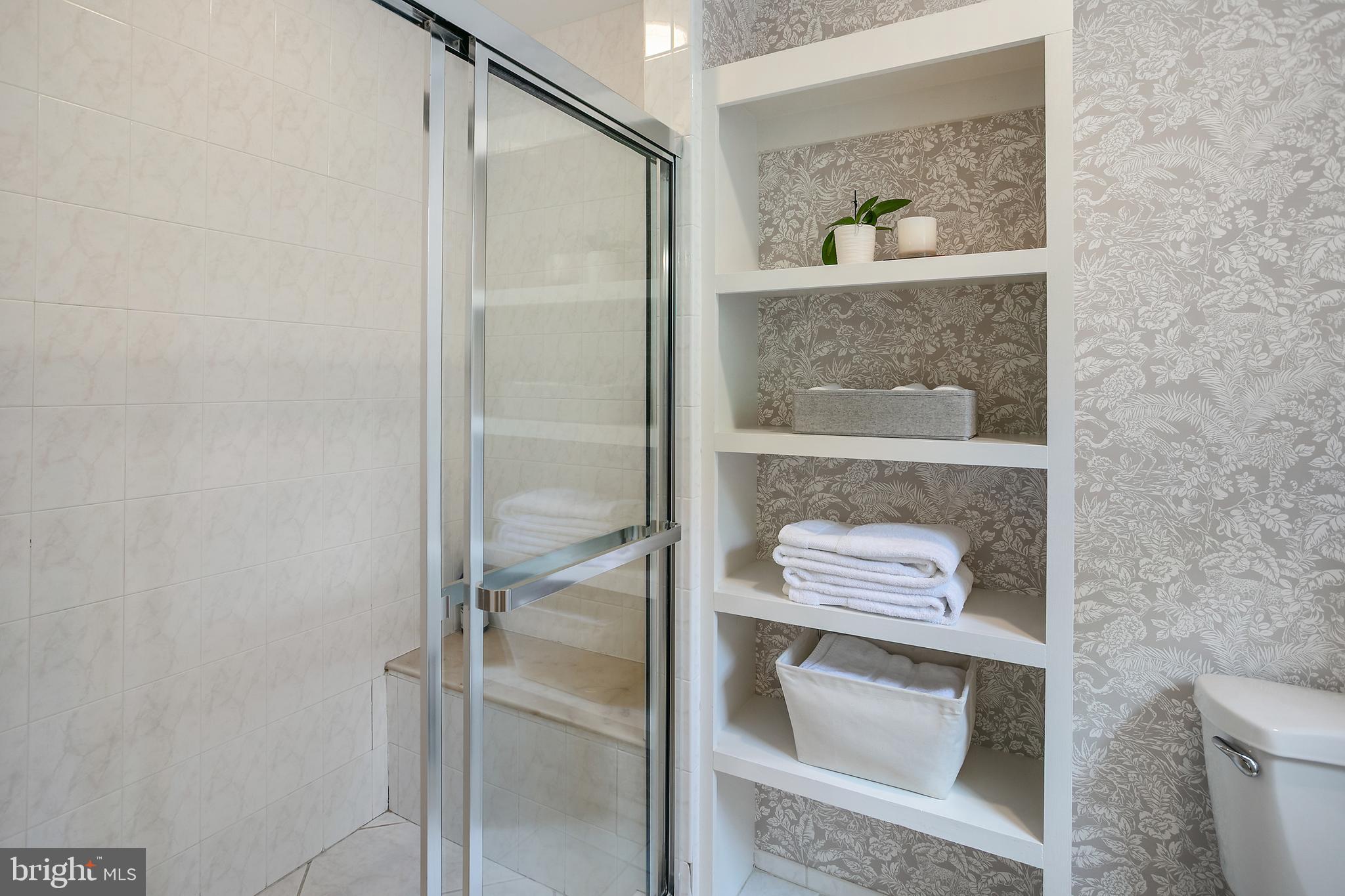 CARDEROCK SPRINGS - Residential