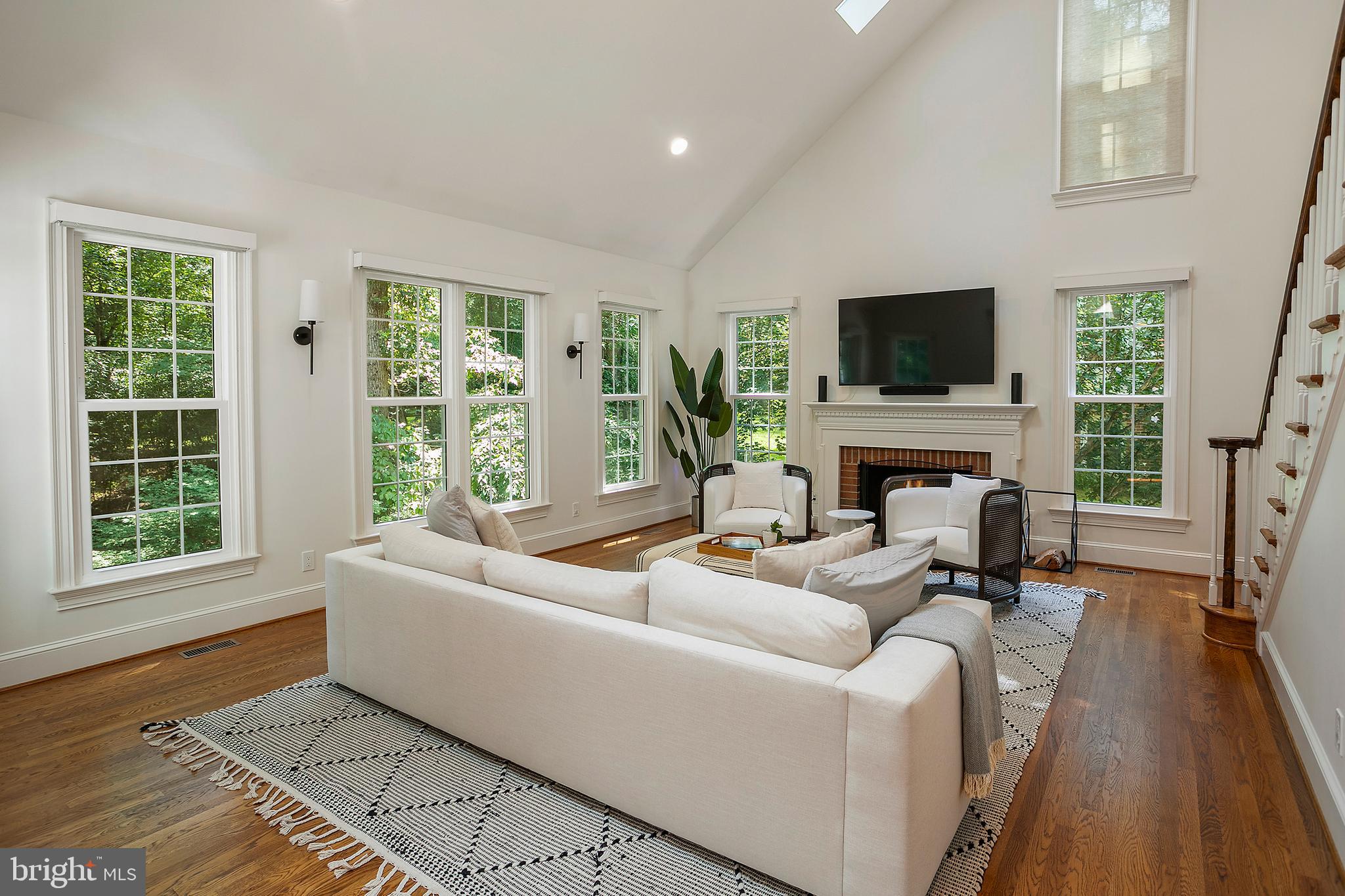 CARDEROCK SPRINGS - Residential