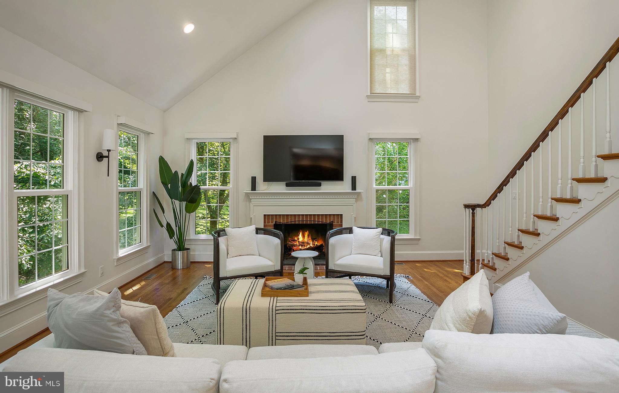 CARDEROCK SPRINGS - Residential