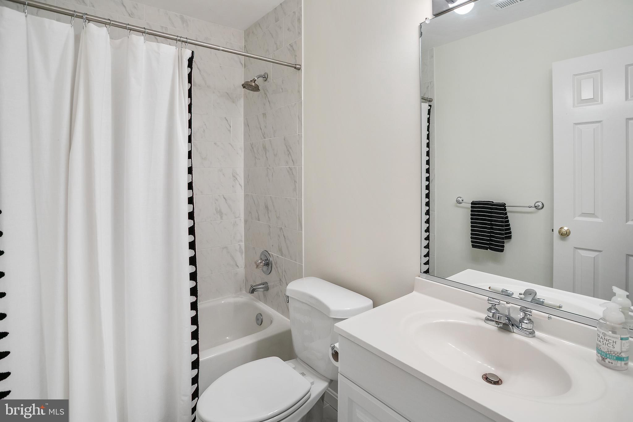 CARDEROCK SPRINGS - Residential