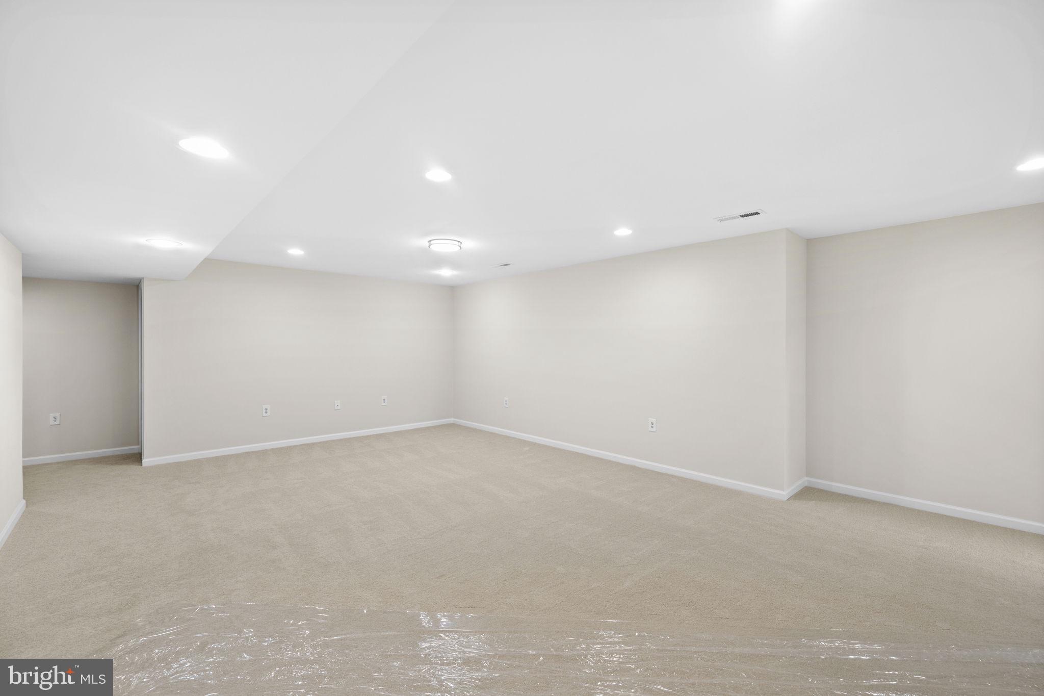 WALNUT HILLS - Residential