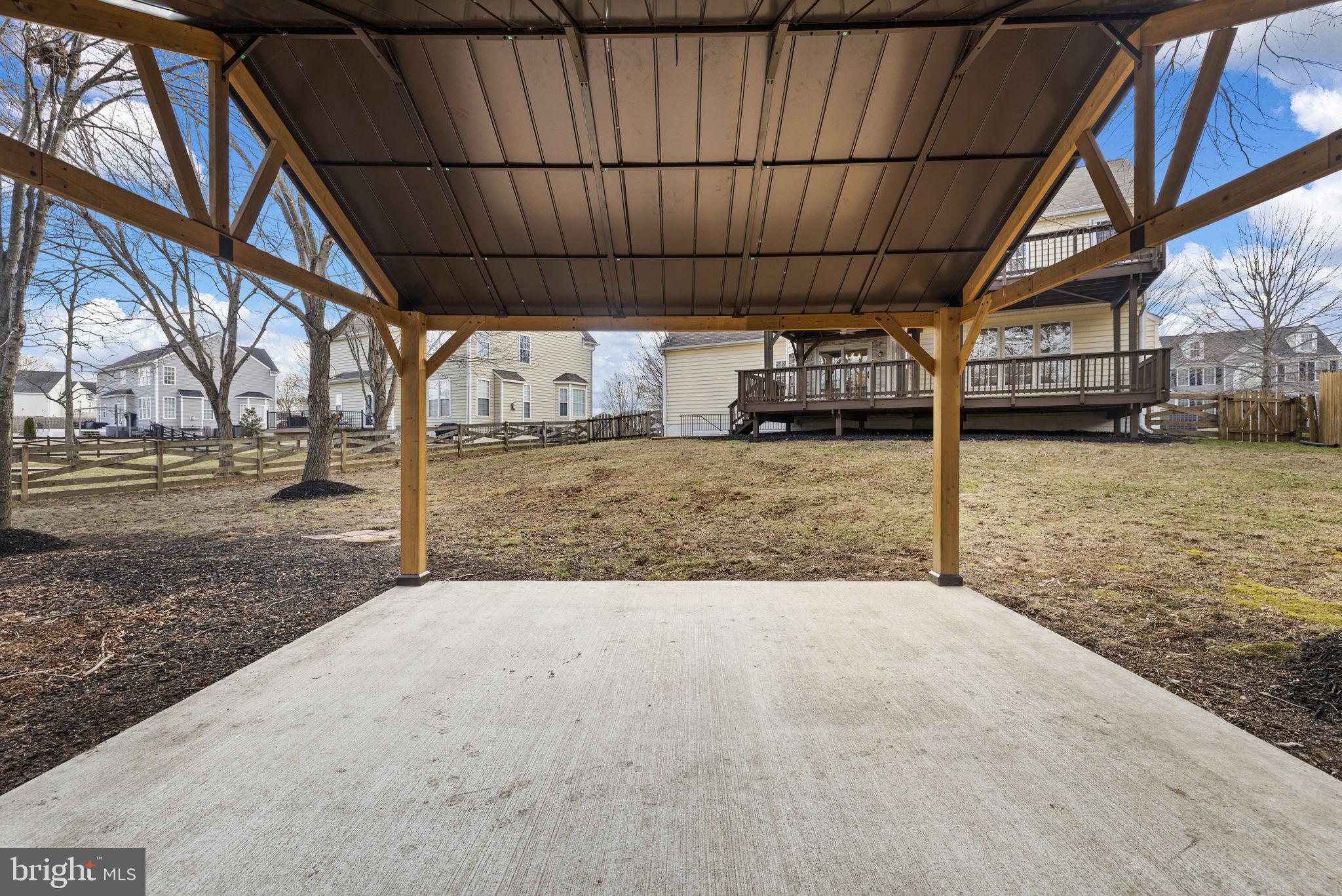 WALNUT HILLS - Residential