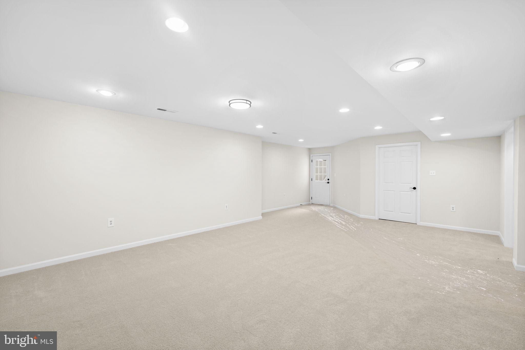 WALNUT HILLS - Residential