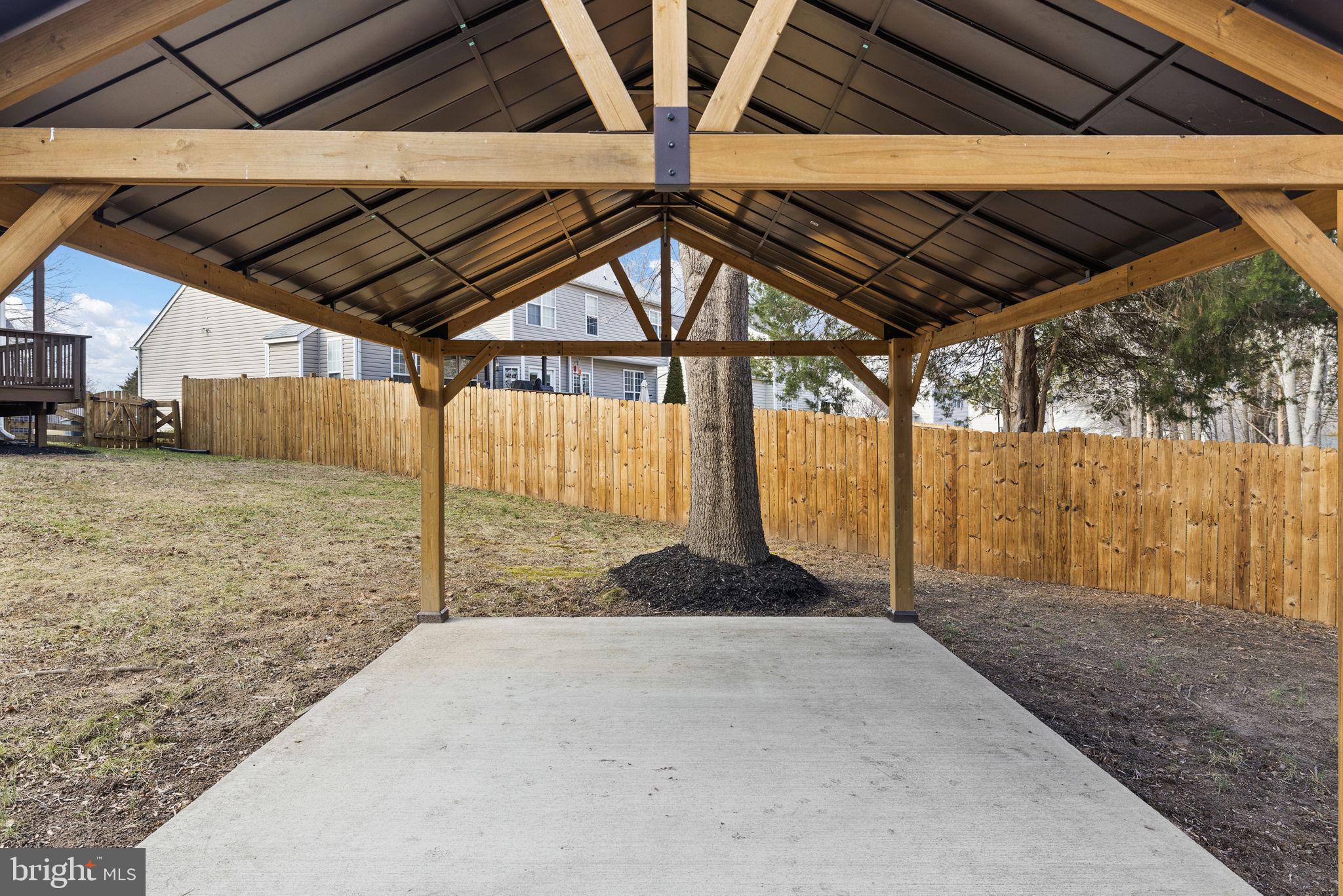 WALNUT HILLS - Residential