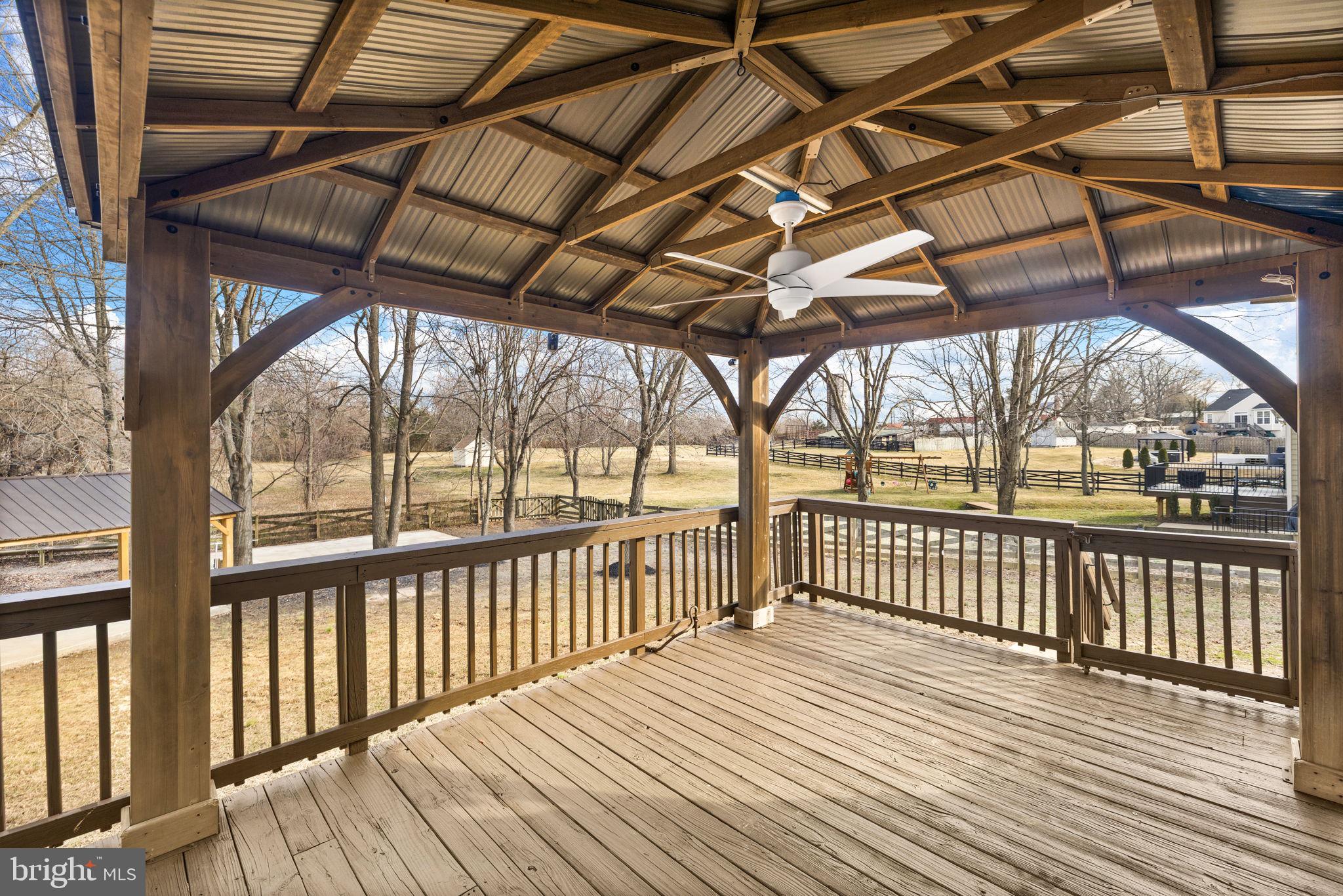 WALNUT HILLS - Residential