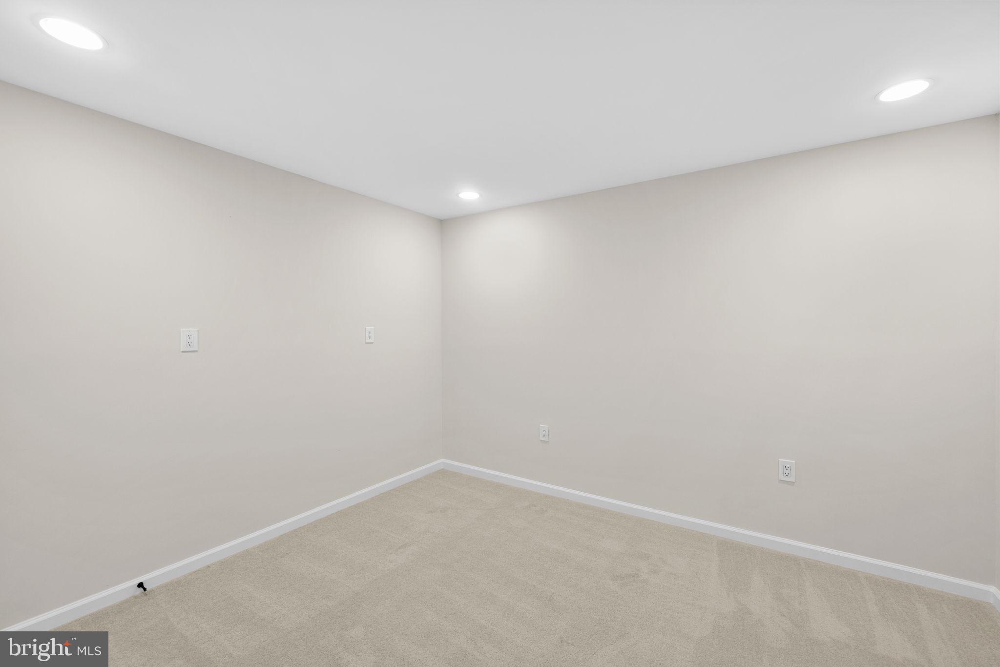 WALNUT HILLS - Residential