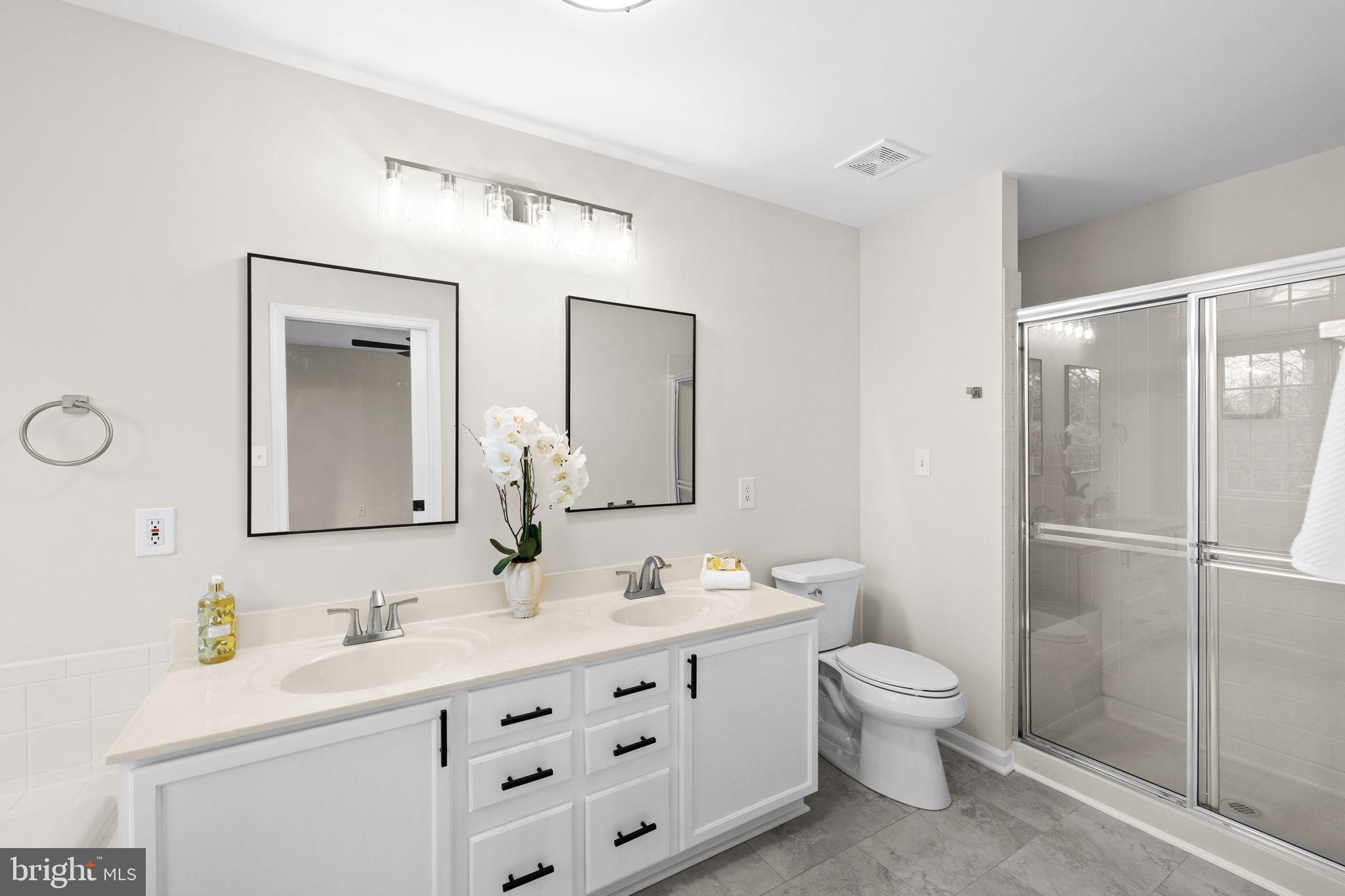 WALNUT HILLS - Residential