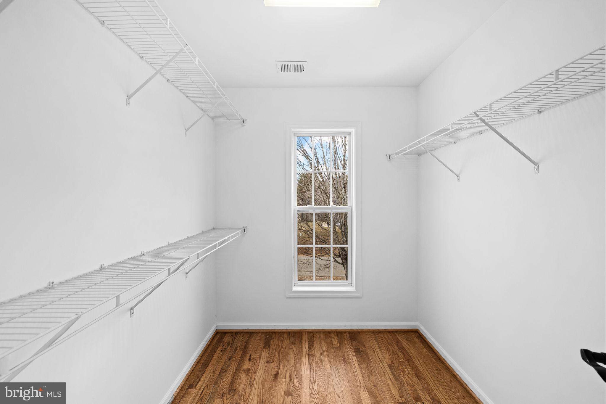 WALNUT HILLS - Residential