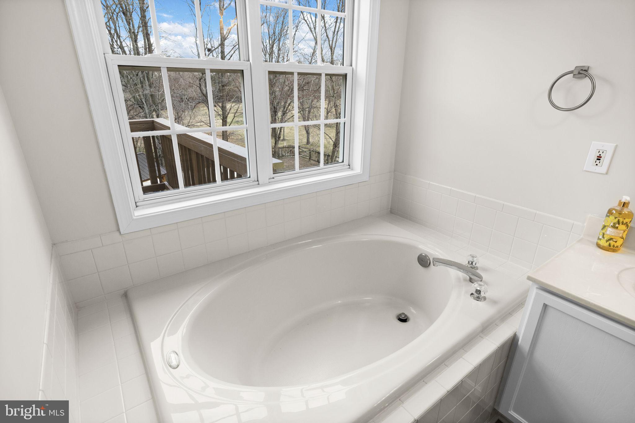 WALNUT HILLS - Residential