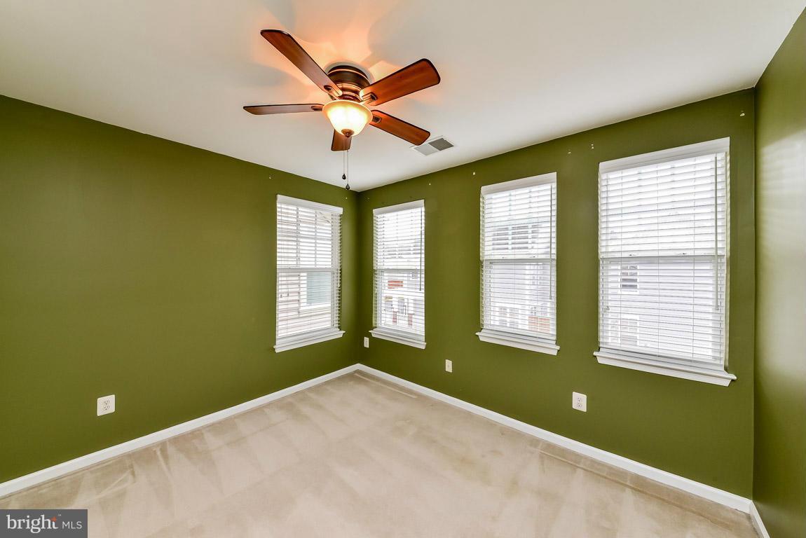 LORTON TOWN CNTR LANDBAY - Residential