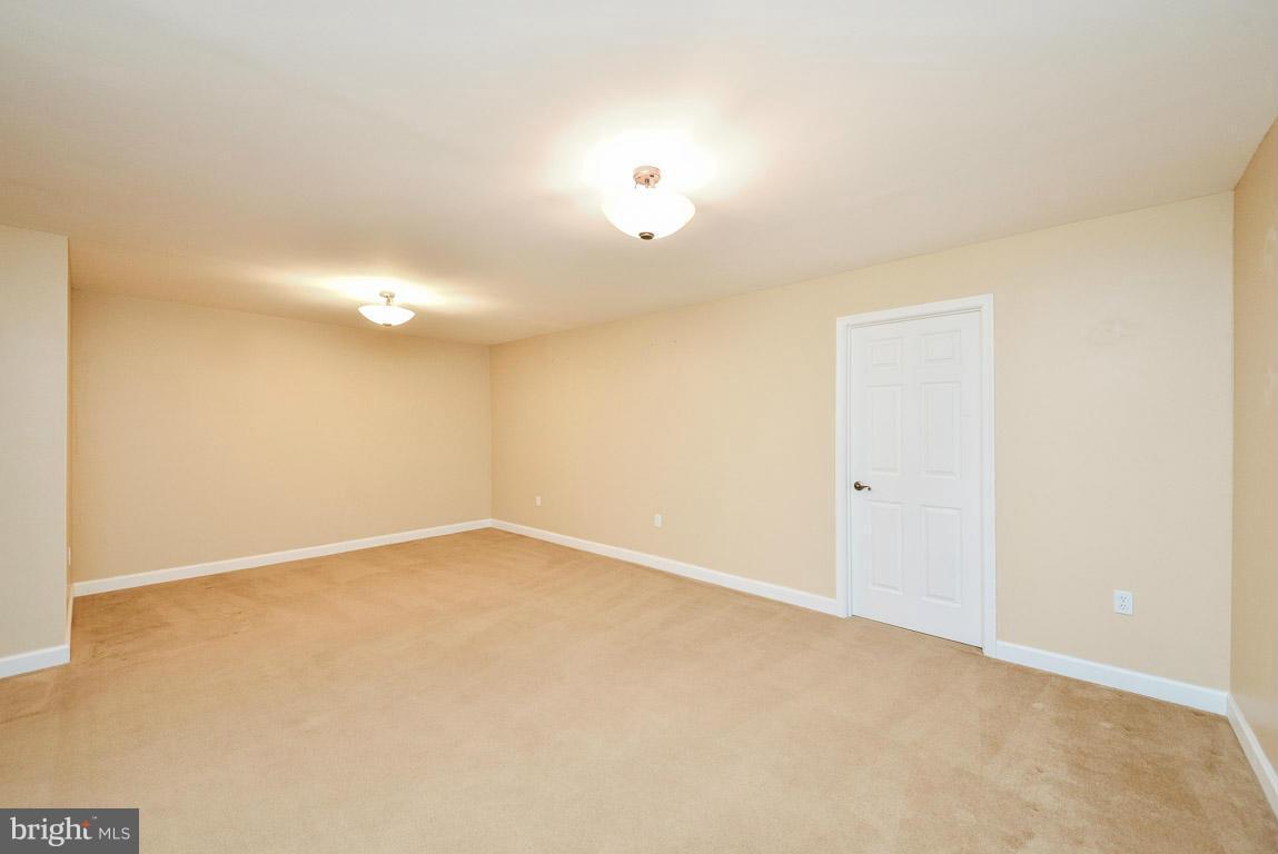 LORTON TOWN CNTR LANDBAY - Residential