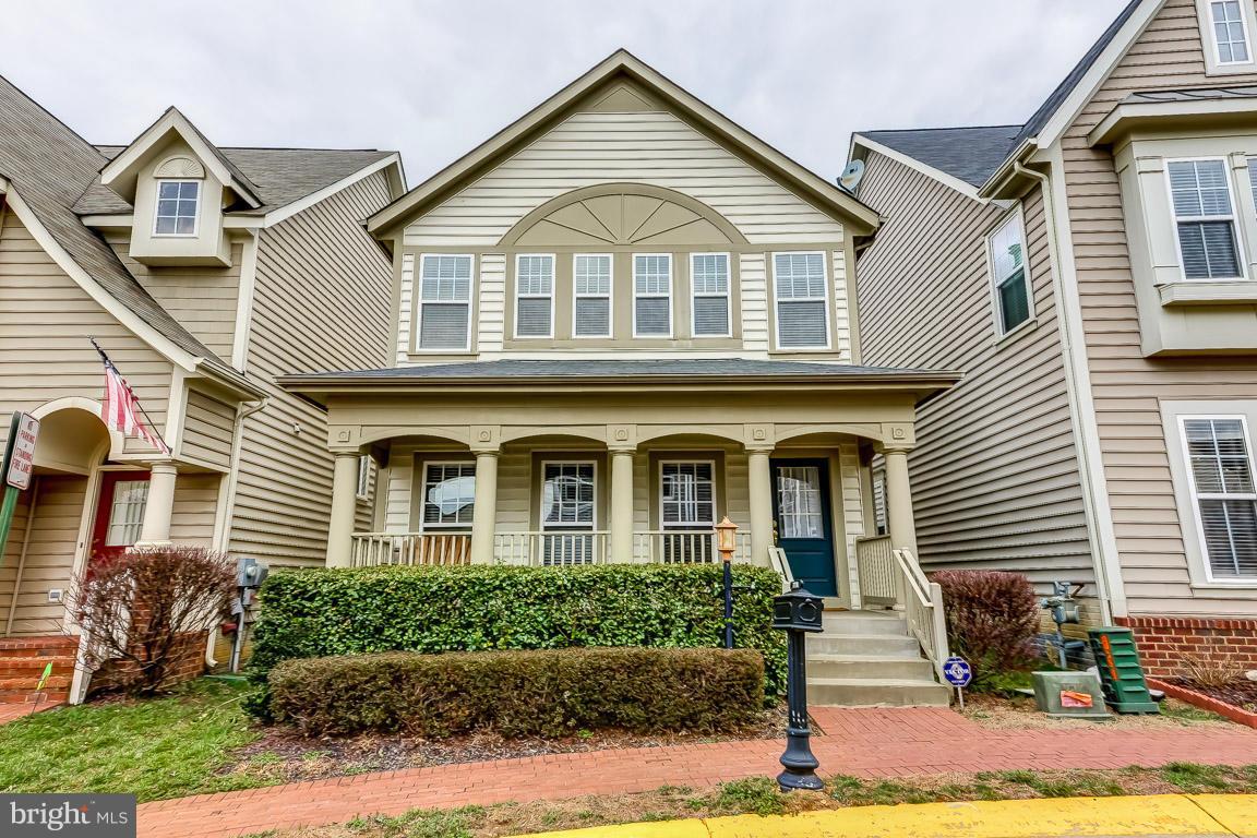 LORTON TOWN CNTR LANDBAY - Residential