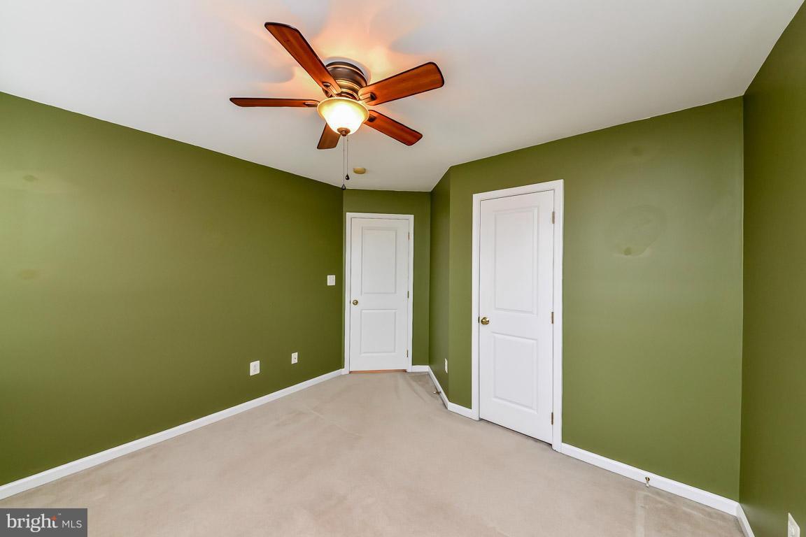 LORTON TOWN CNTR LANDBAY - Residential