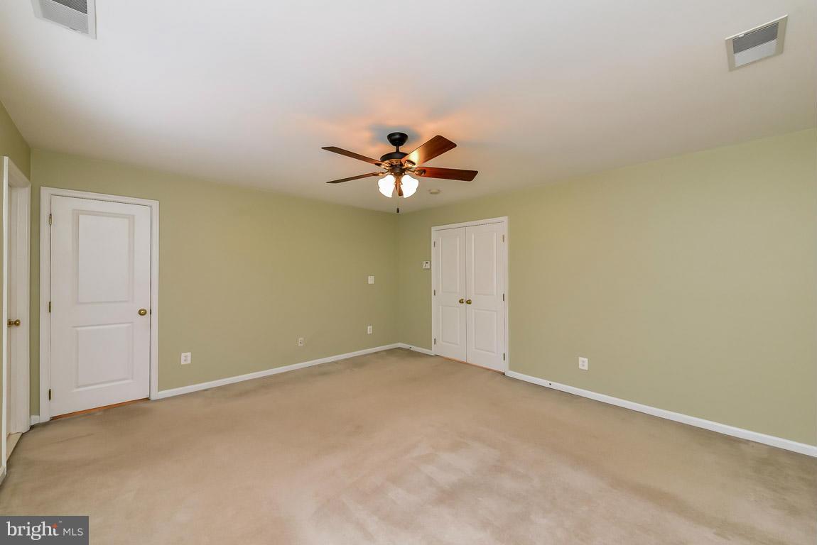 LORTON TOWN CNTR LANDBAY - Residential