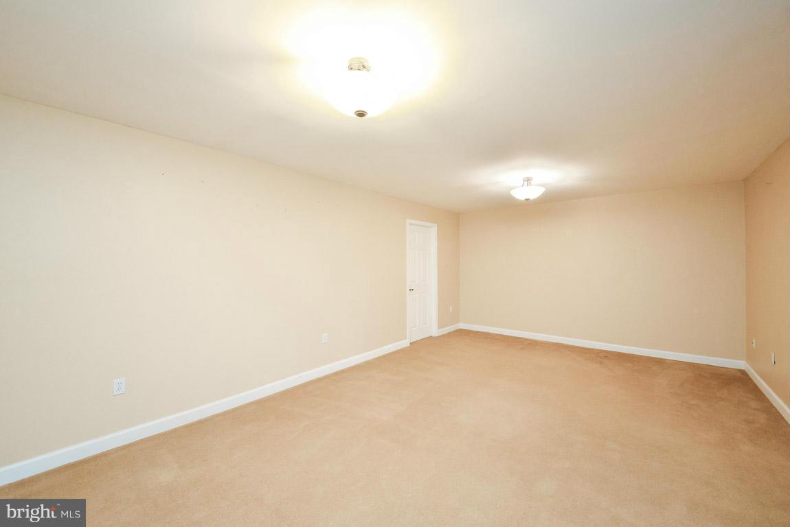 LORTON TOWN CNTR LANDBAY - Residential