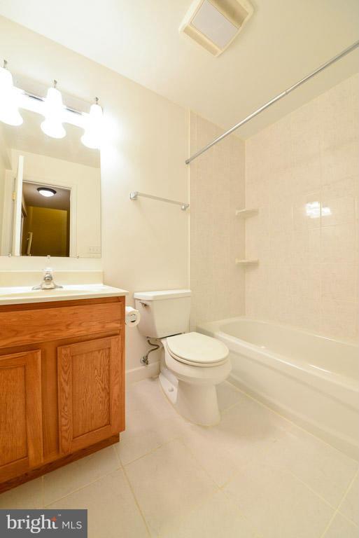 LORTON TOWN CNTR LANDBAY - Residential