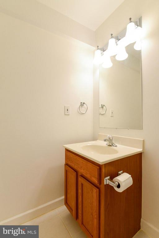 LORTON TOWN CNTR LANDBAY - Residential