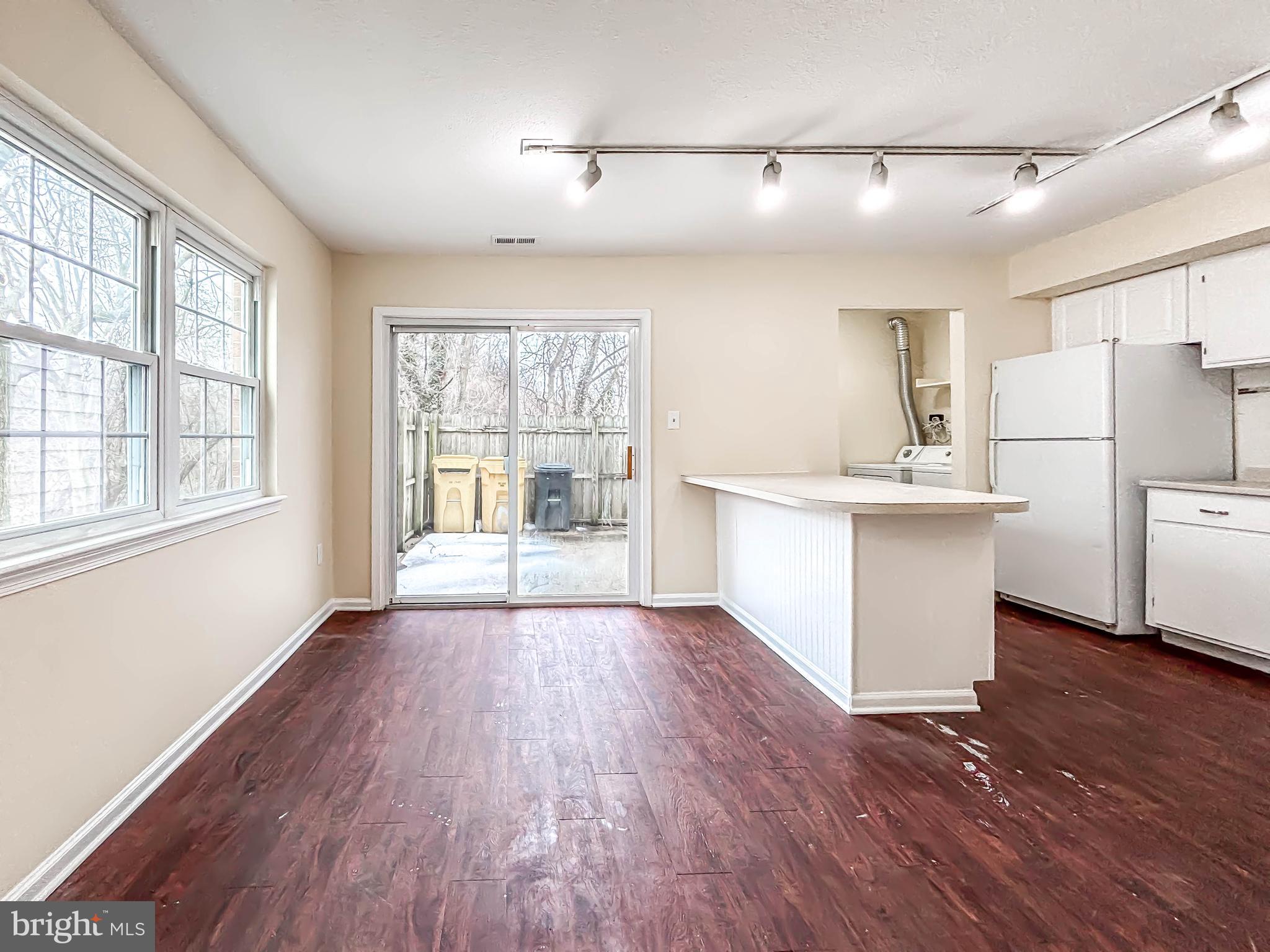 HERITAGE HILL CONDO - Residential Lease