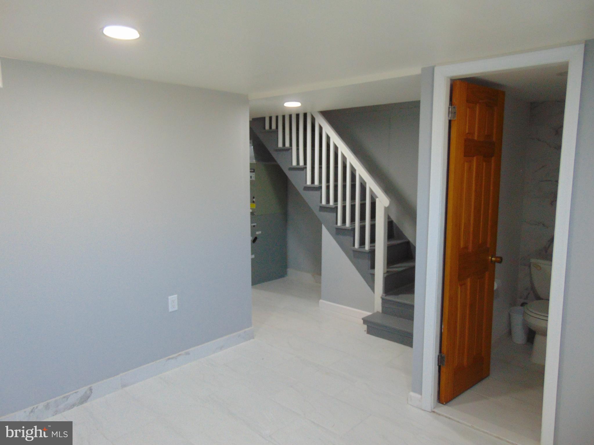 LAWNCREST - Residential