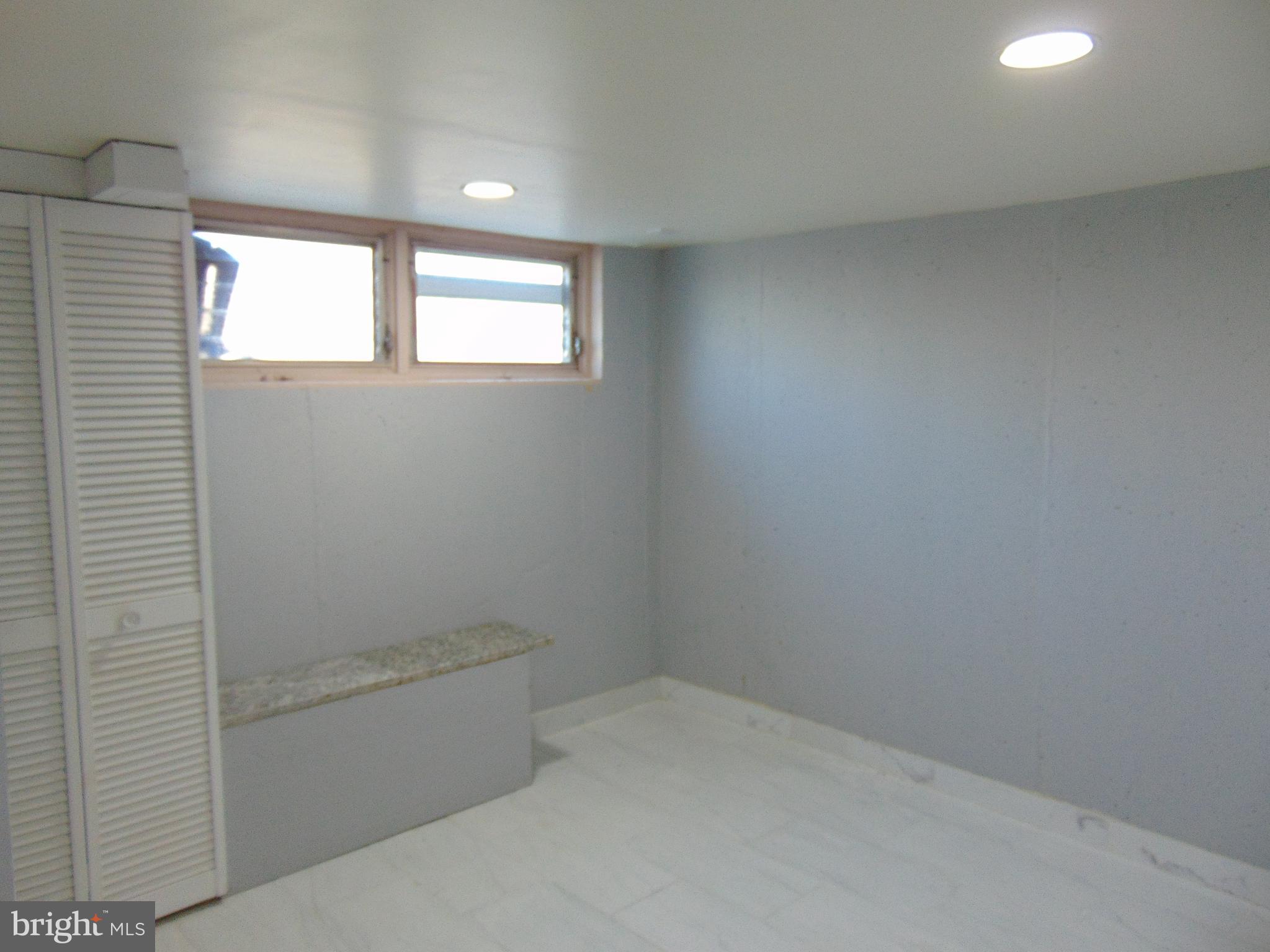 LAWNCREST - Residential