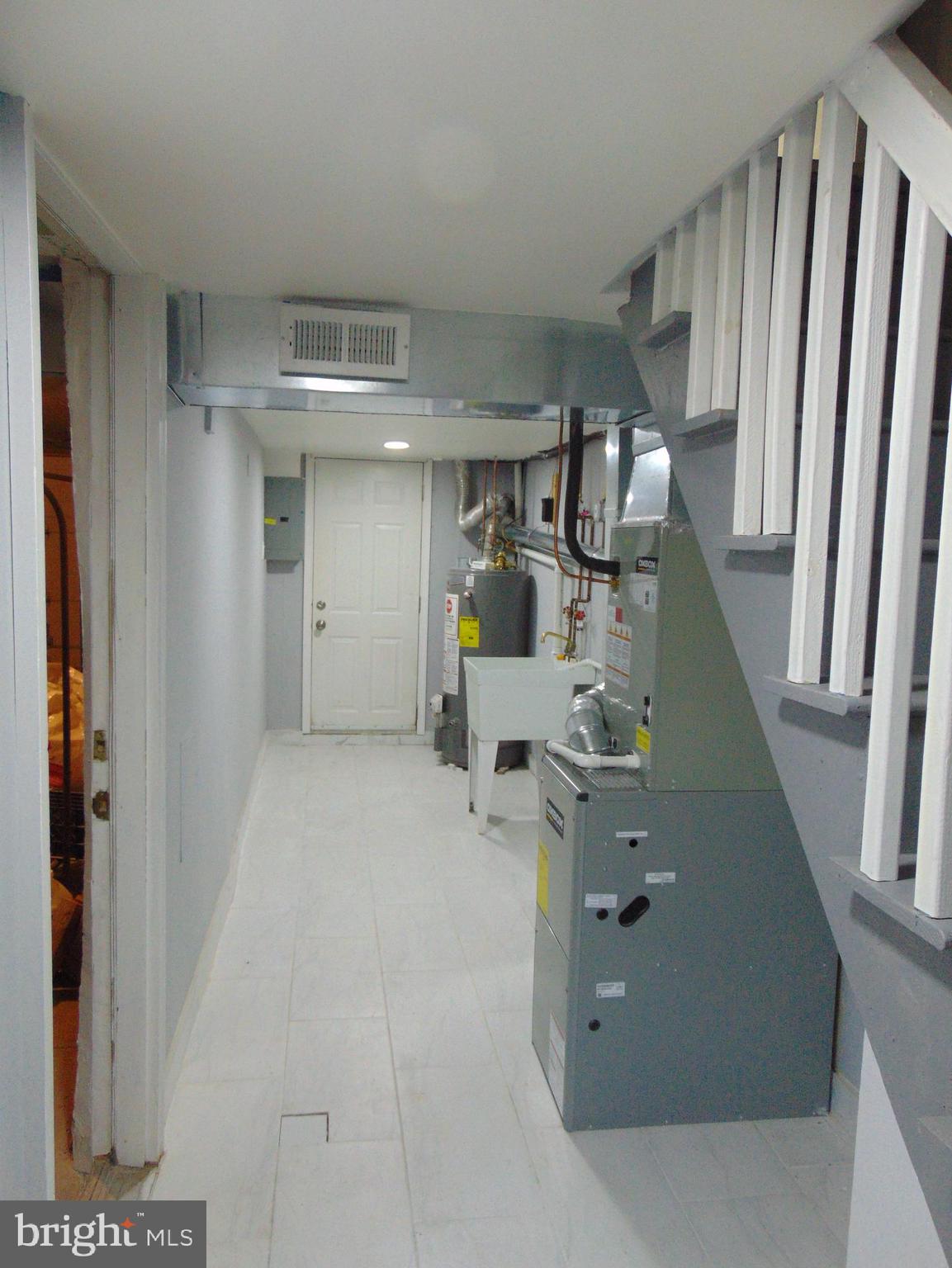 LAWNCREST - Residential