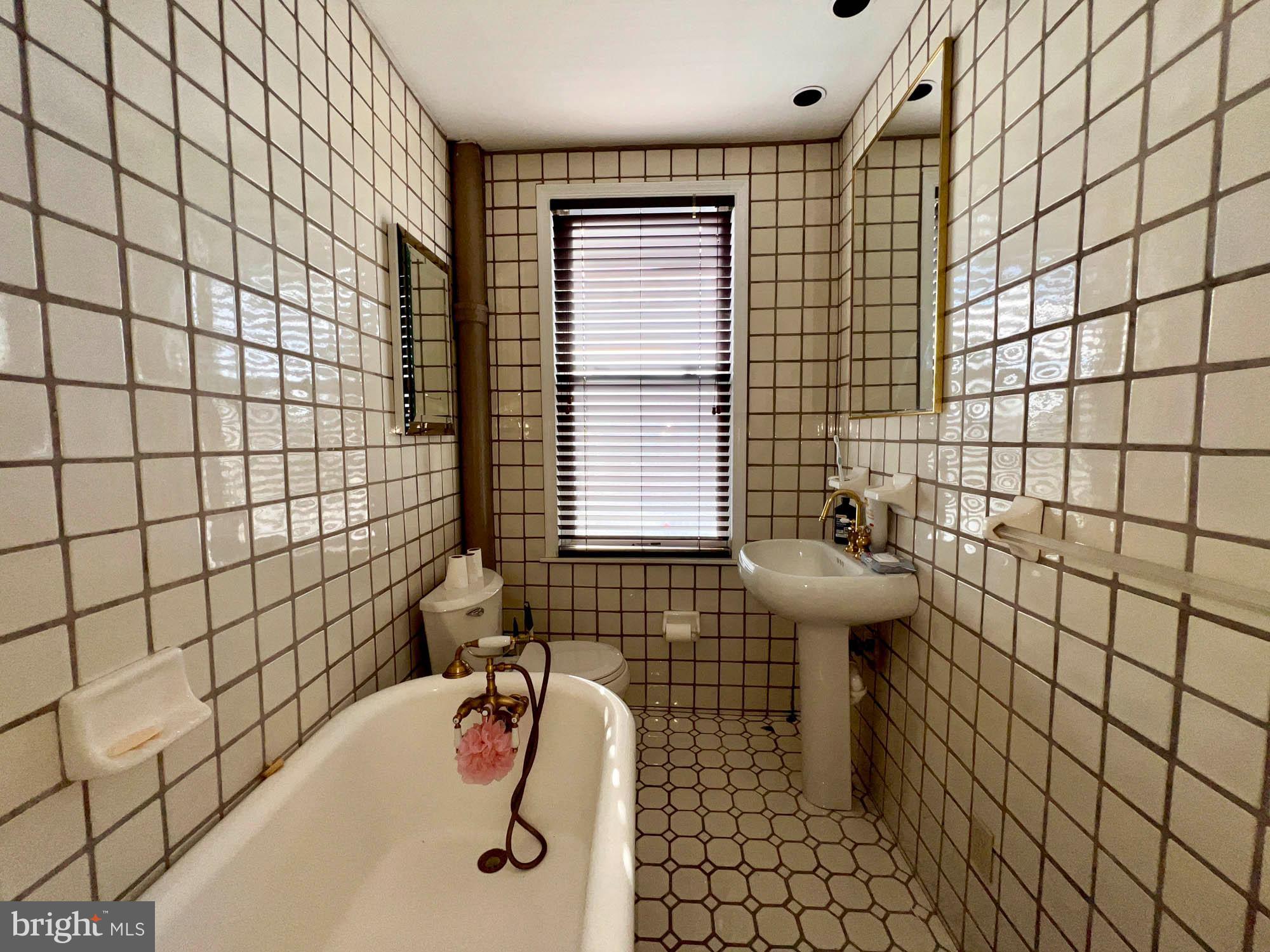 BROADWAY EAST - Residential