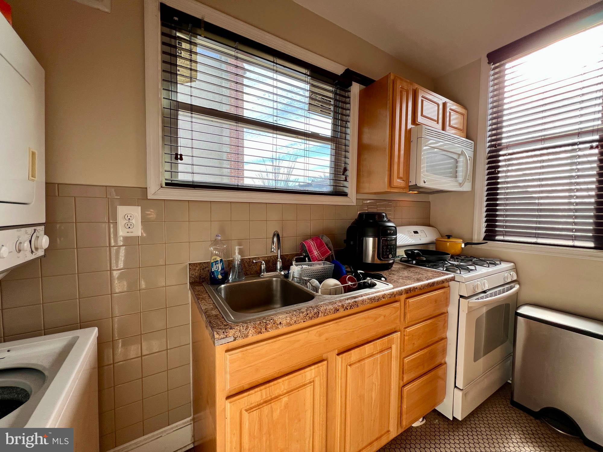 BROADWAY EAST - Residential