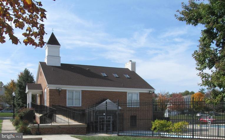 LONGMEAD - Residential Lease