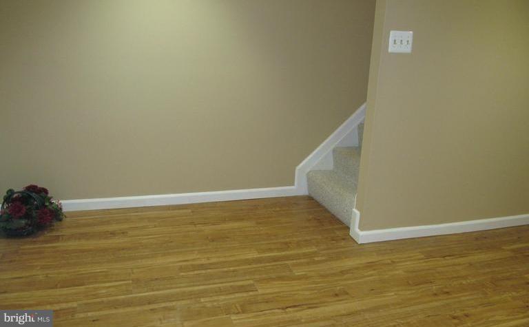 LONGMEAD - Residential Lease