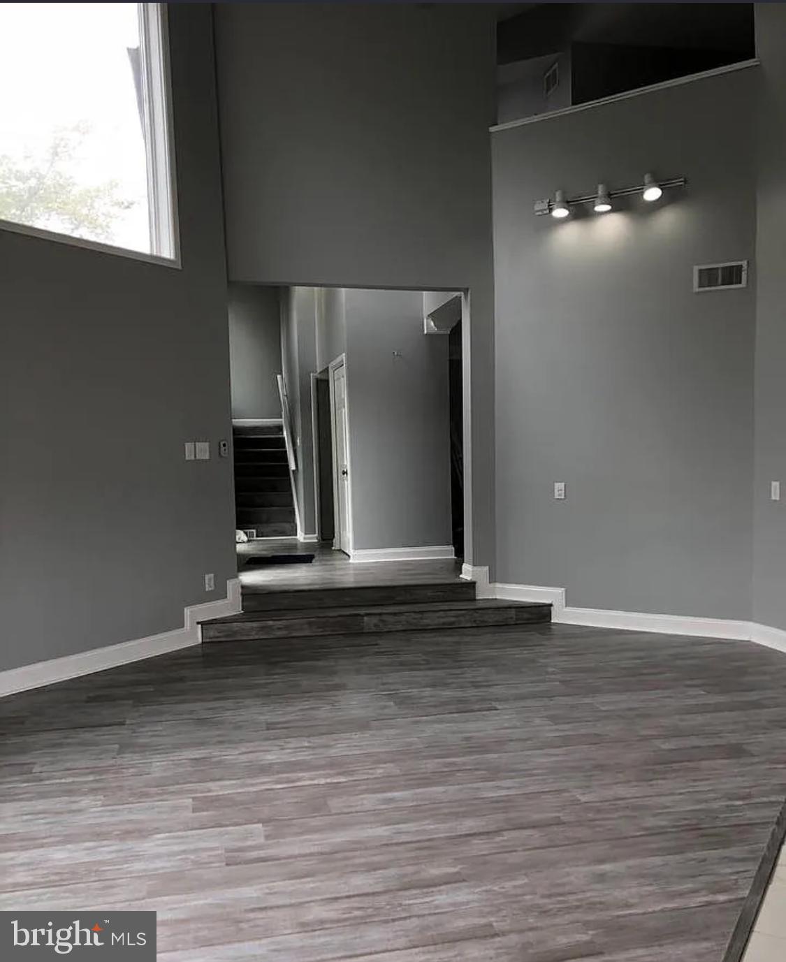 3013 COURTSIDE ROAD