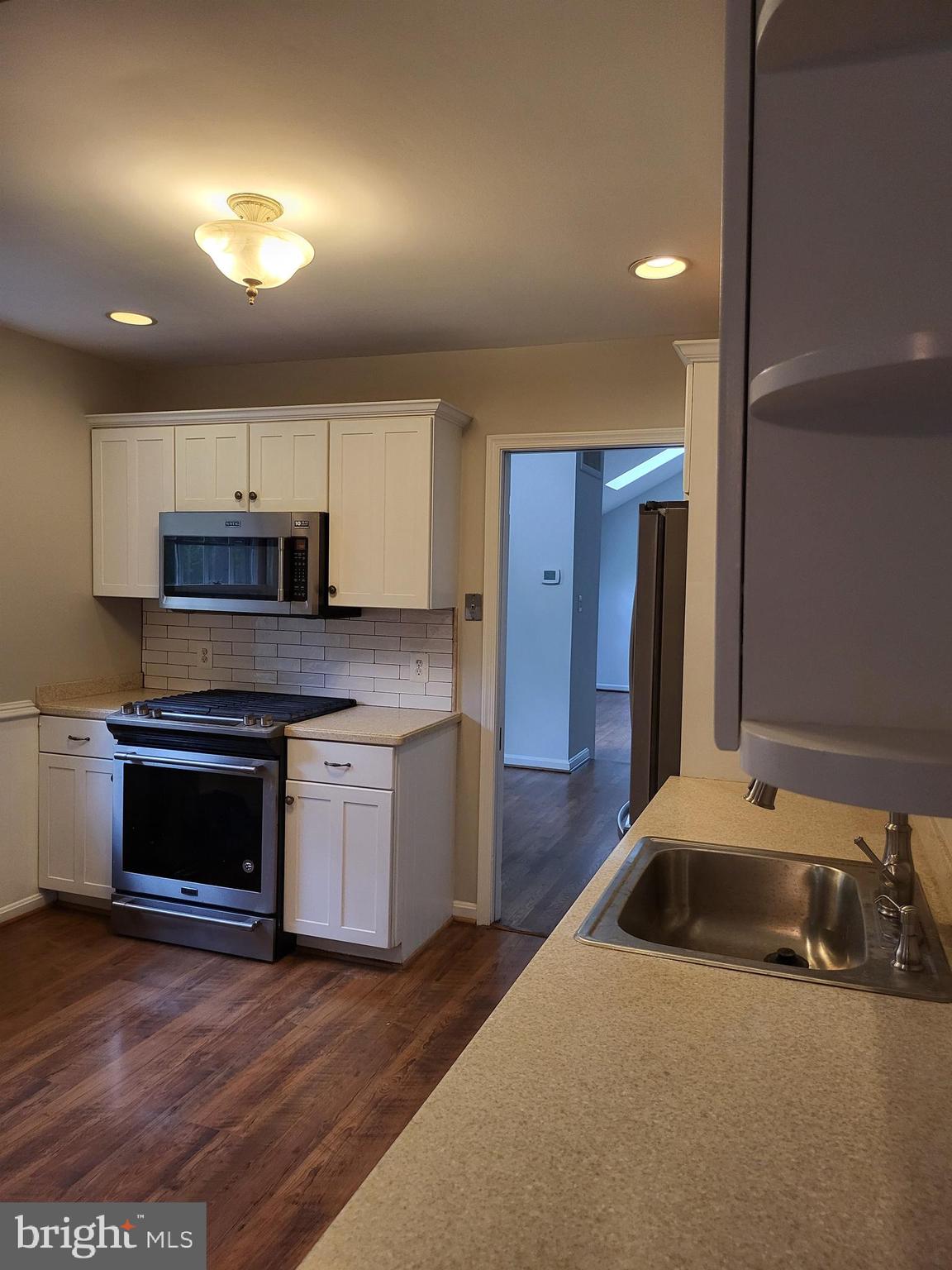 HOLLIN HALL VILLAGE - Residential Lease