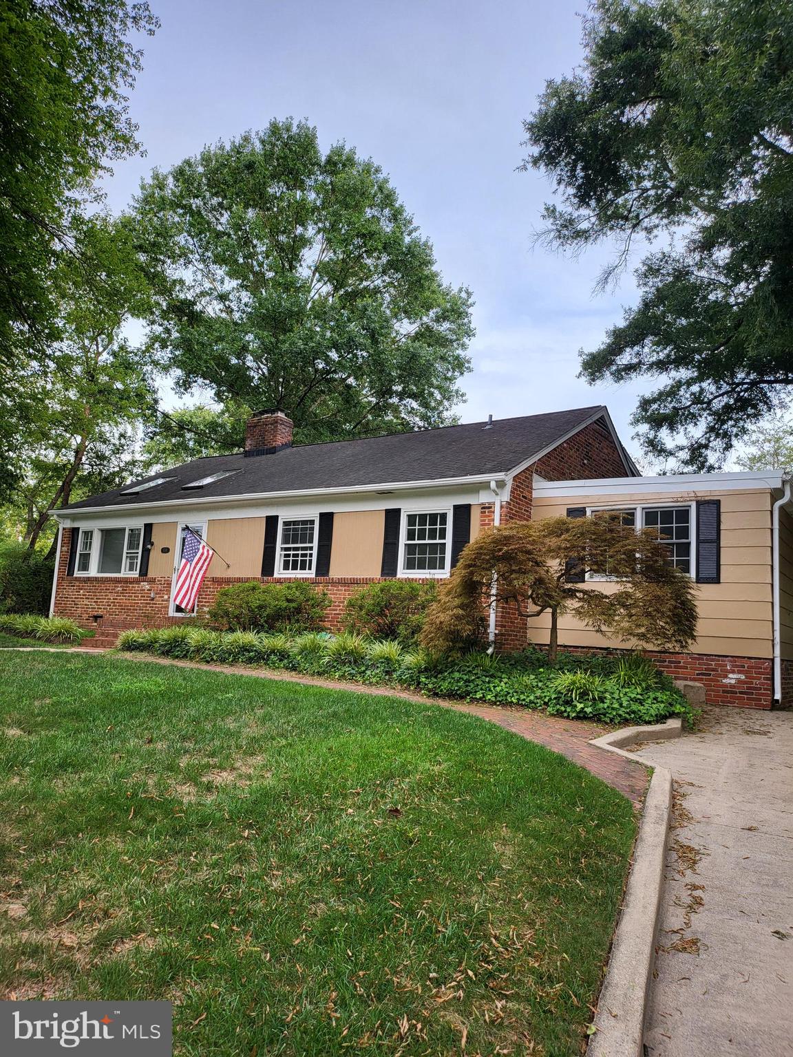 HOLLIN HALL VILLAGE - Residential Lease