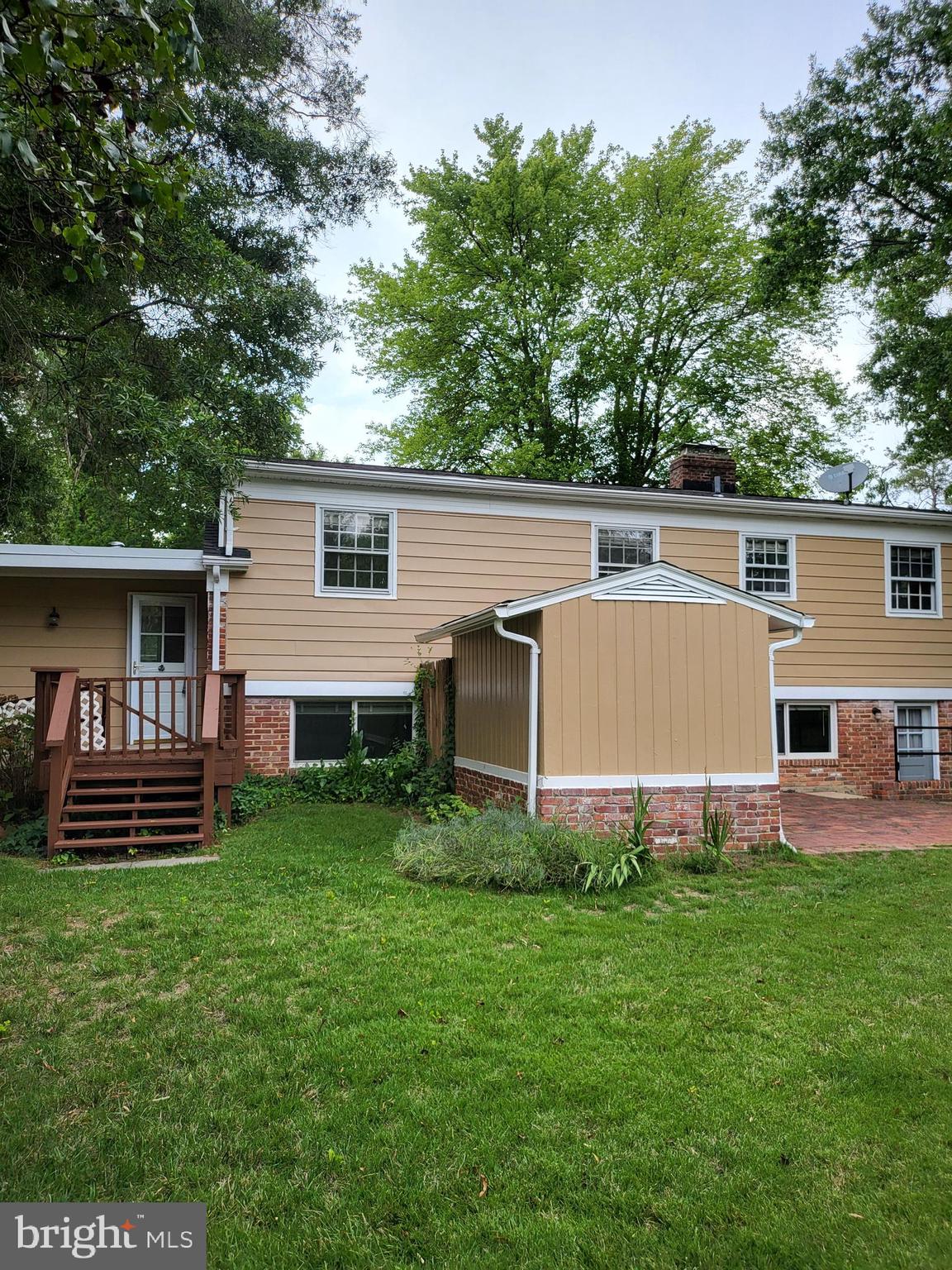 HOLLIN HALL VILLAGE - Residential Lease