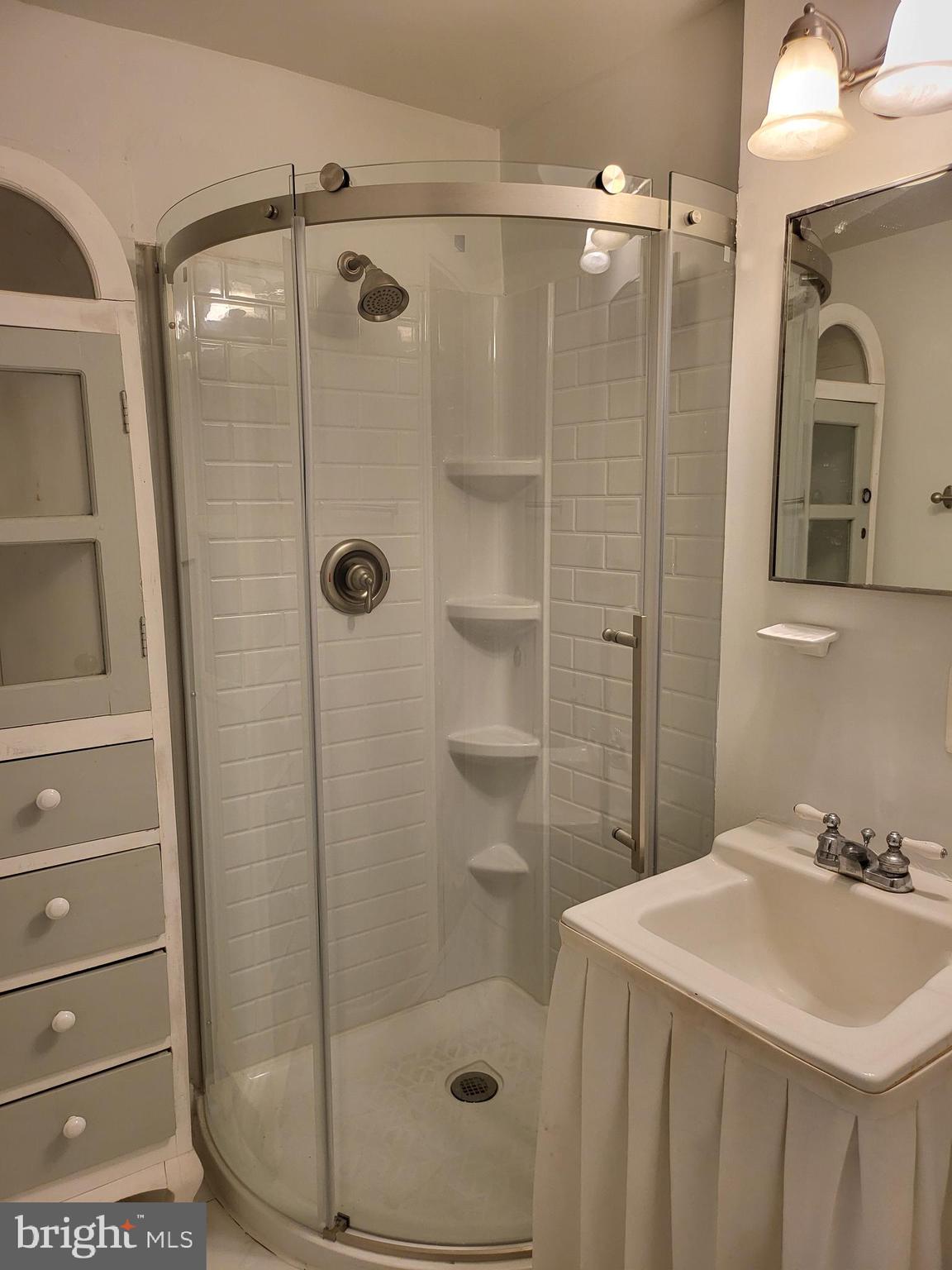 HOLLIN HALL VILLAGE - Residential Lease