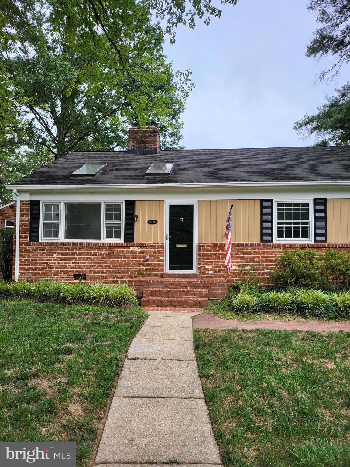 HOLLIN HALL VILLAGE - Residential Lease