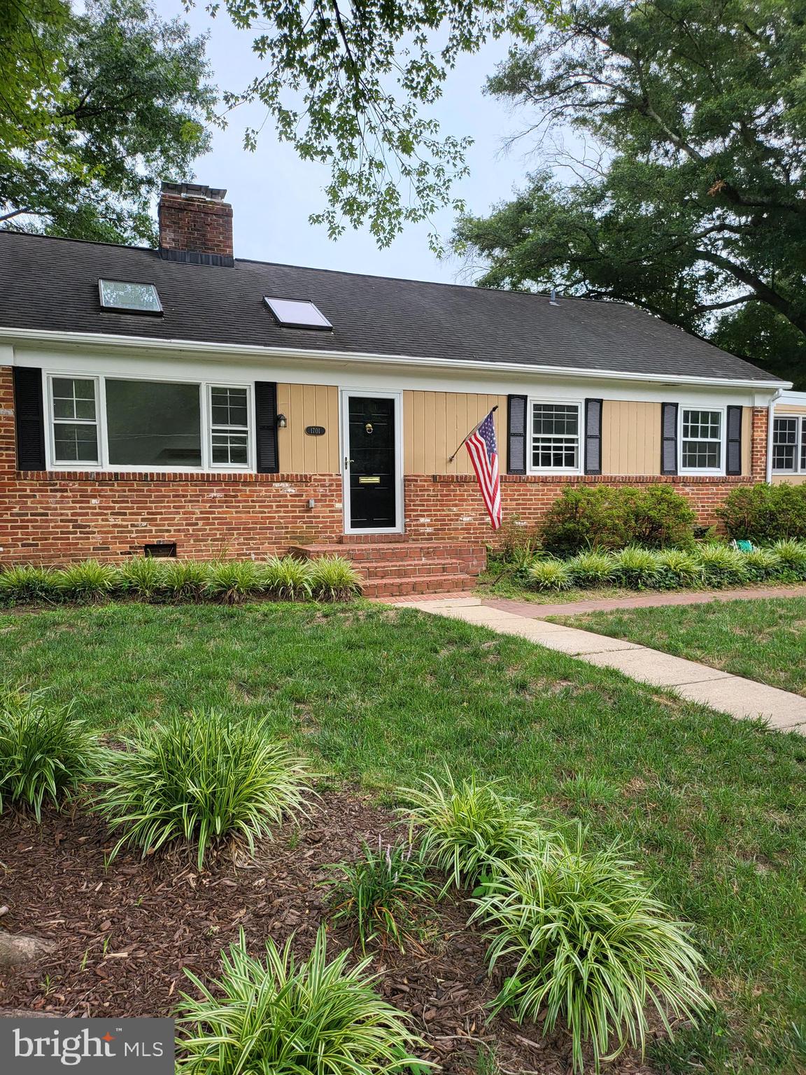 HOLLIN HALL VILLAGE - Residential Lease