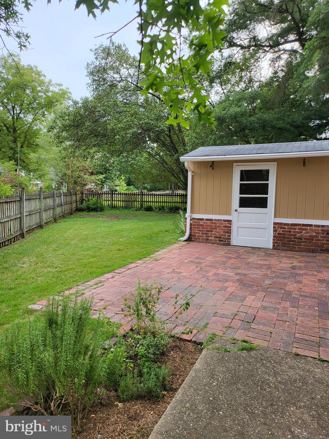 HOLLIN HALL VILLAGE - Residential Lease