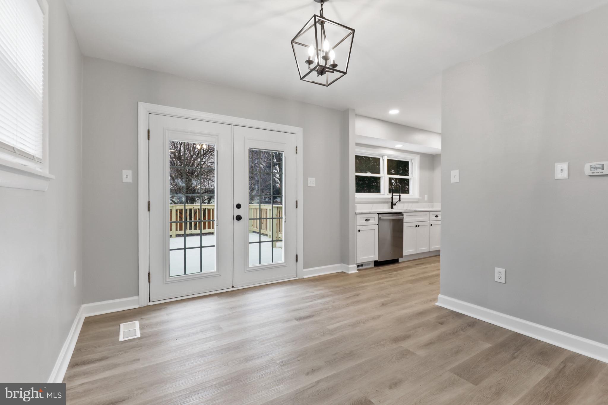 SUBURBIA - Residential