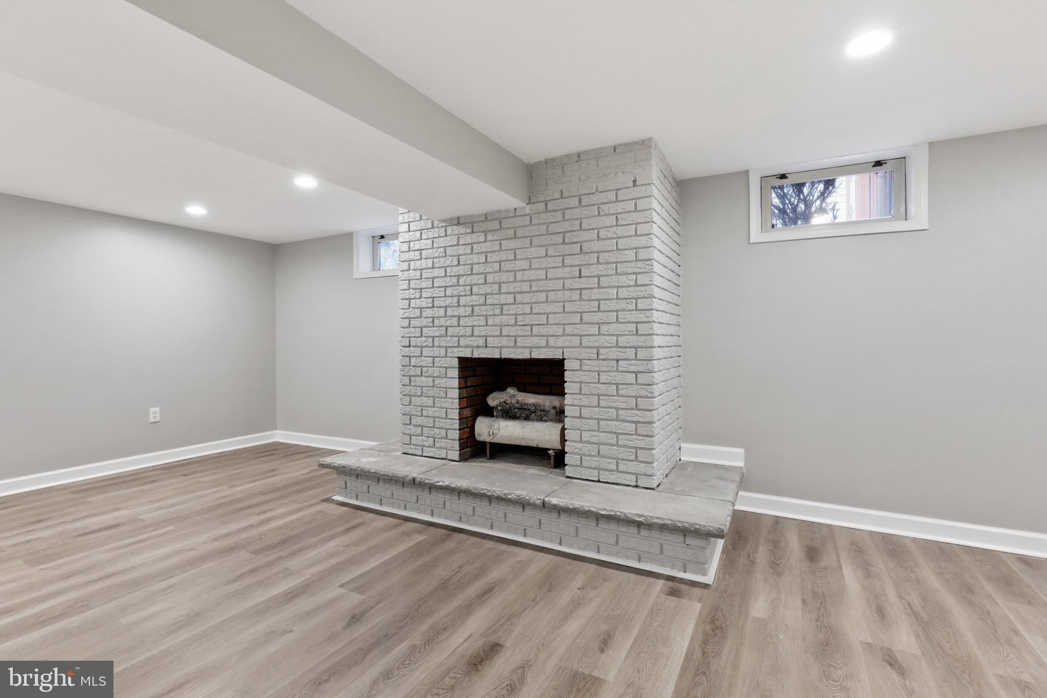 SUBURBIA - Residential