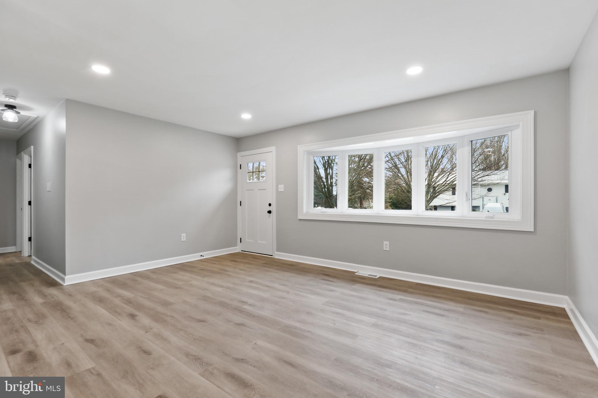 SUBURBIA - Residential