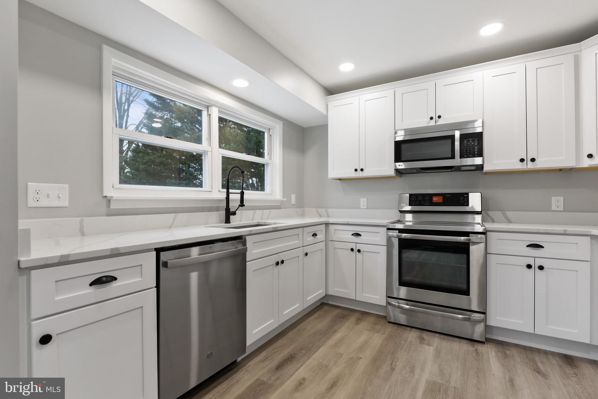 SUBURBIA - Residential