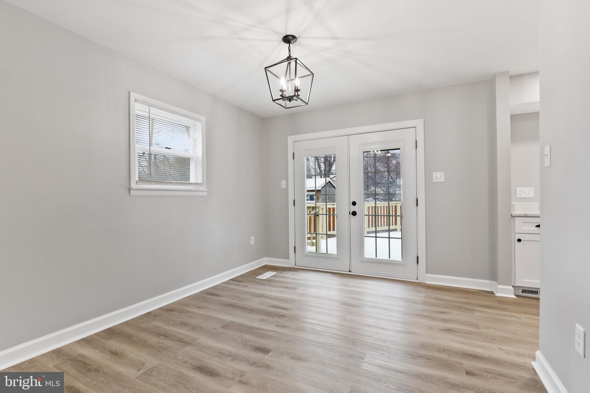 SUBURBIA - Residential