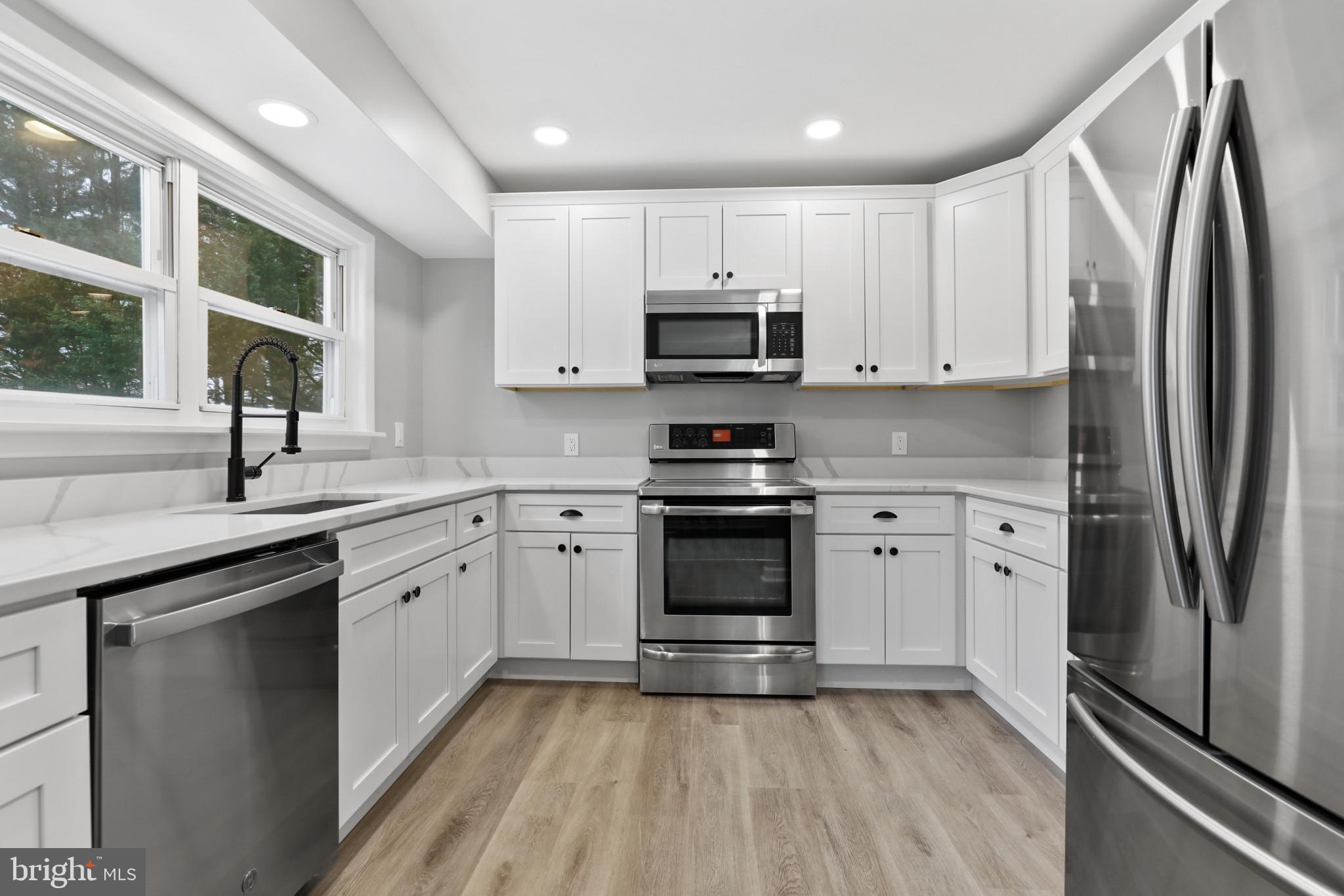 SUBURBIA - Residential