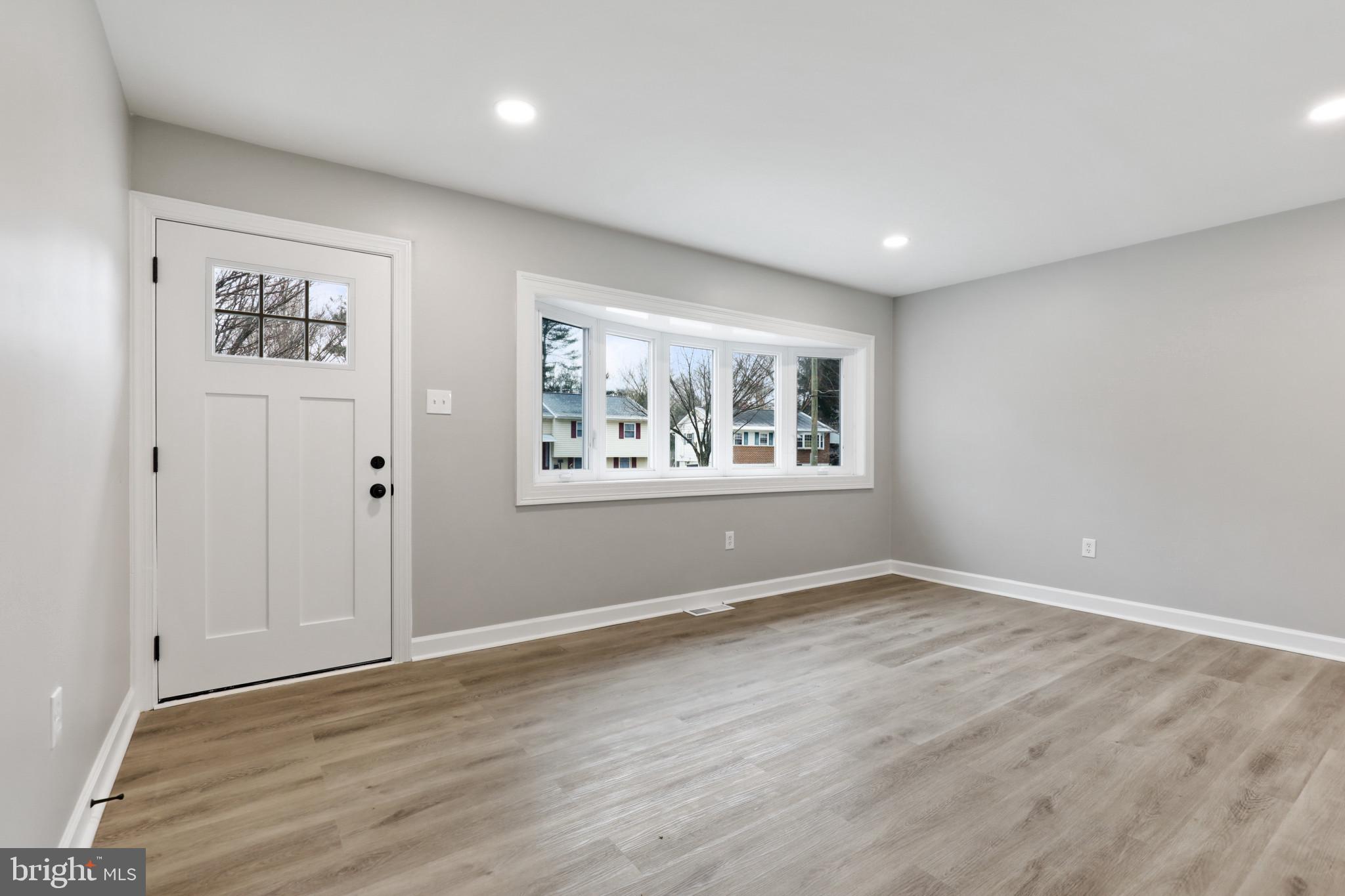 SUBURBIA - Residential