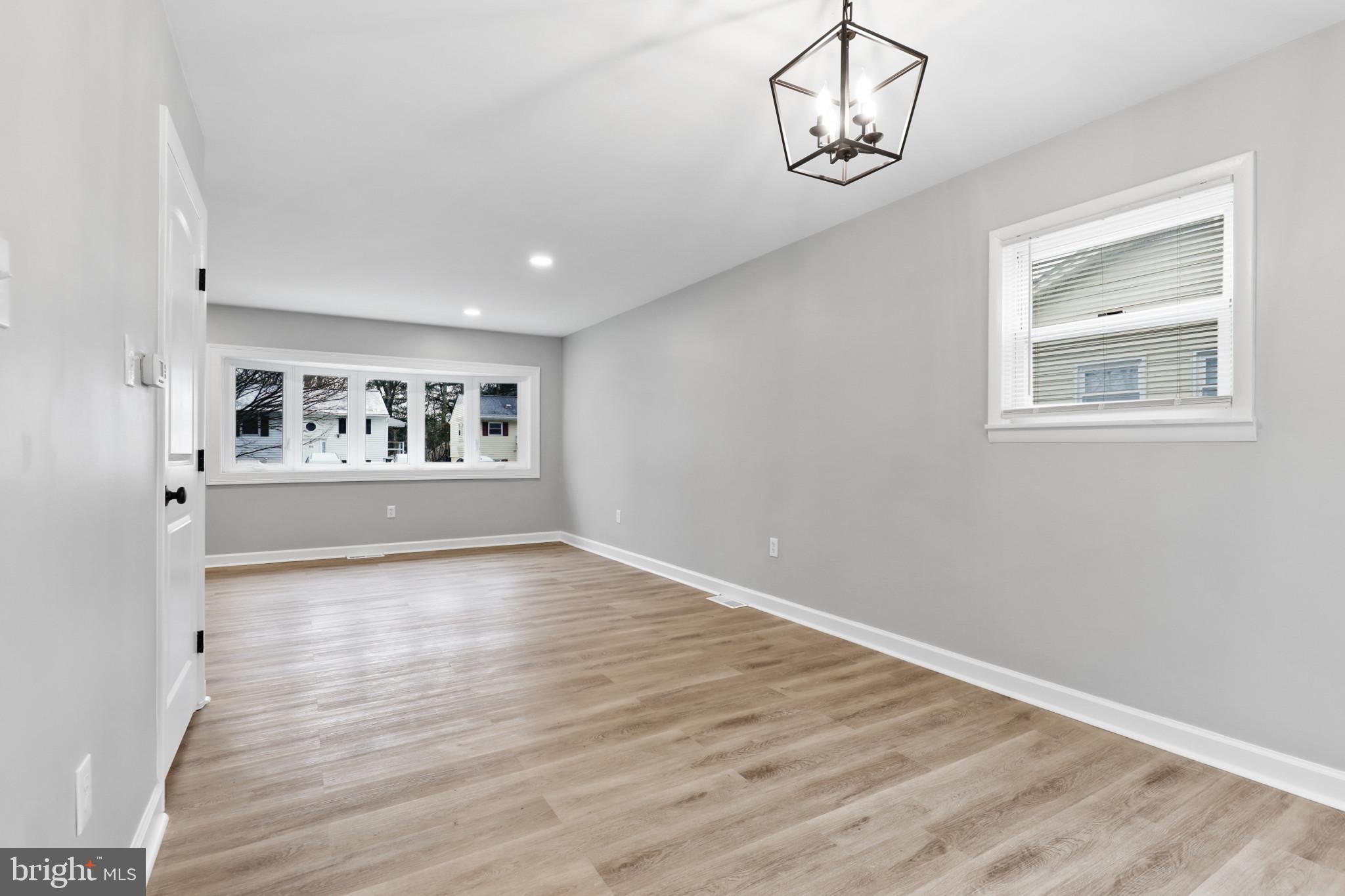 SUBURBIA - Residential