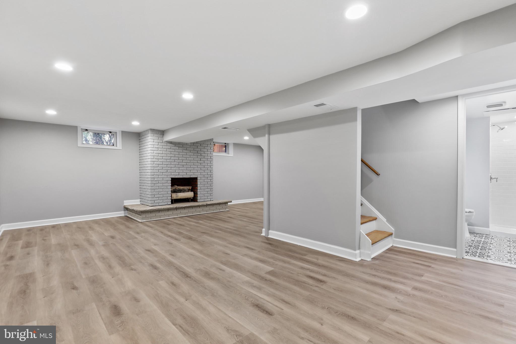 SUBURBIA - Residential