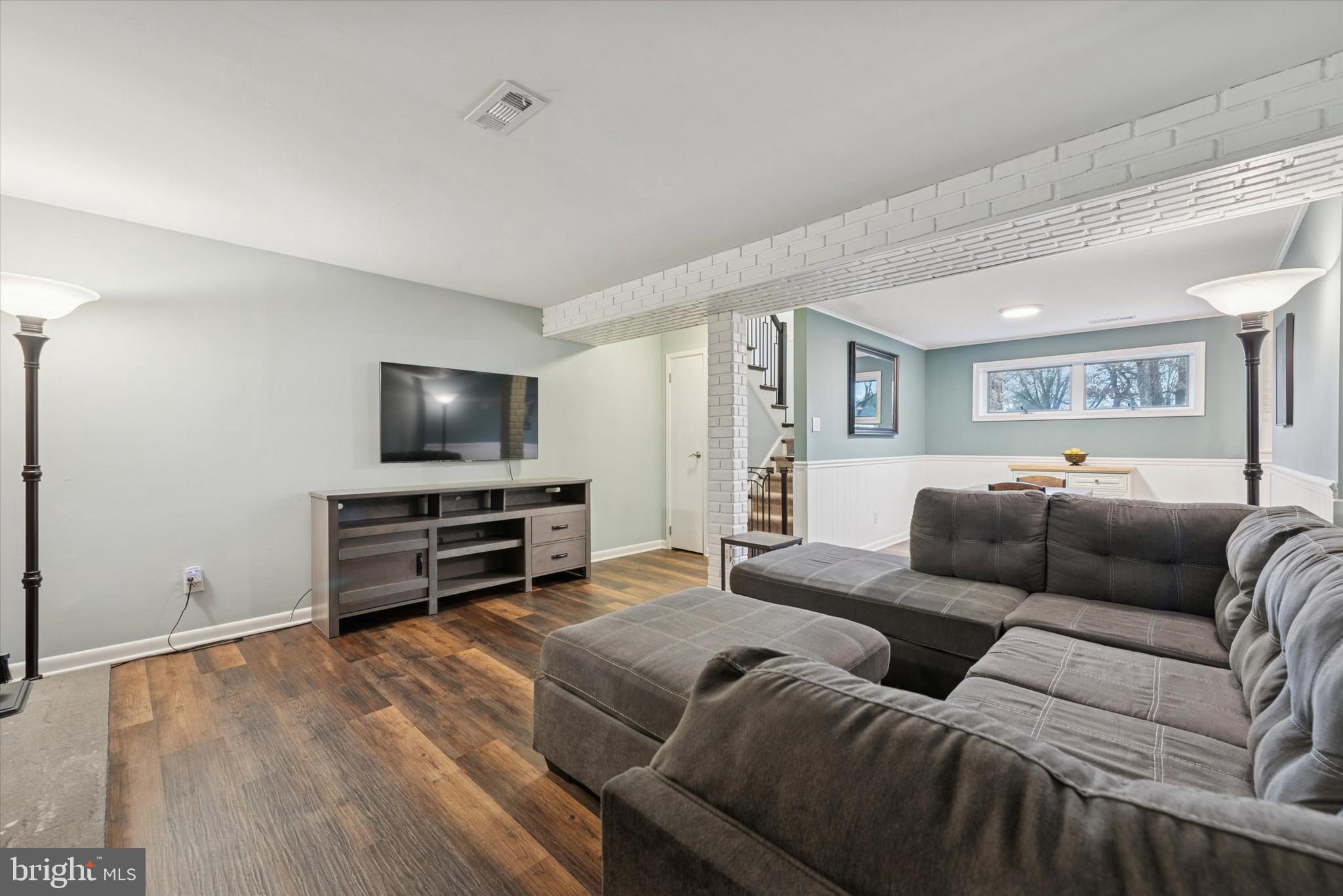 LAKEVIEW - Residential